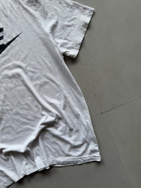NIKE BIG LOGO TEE - L