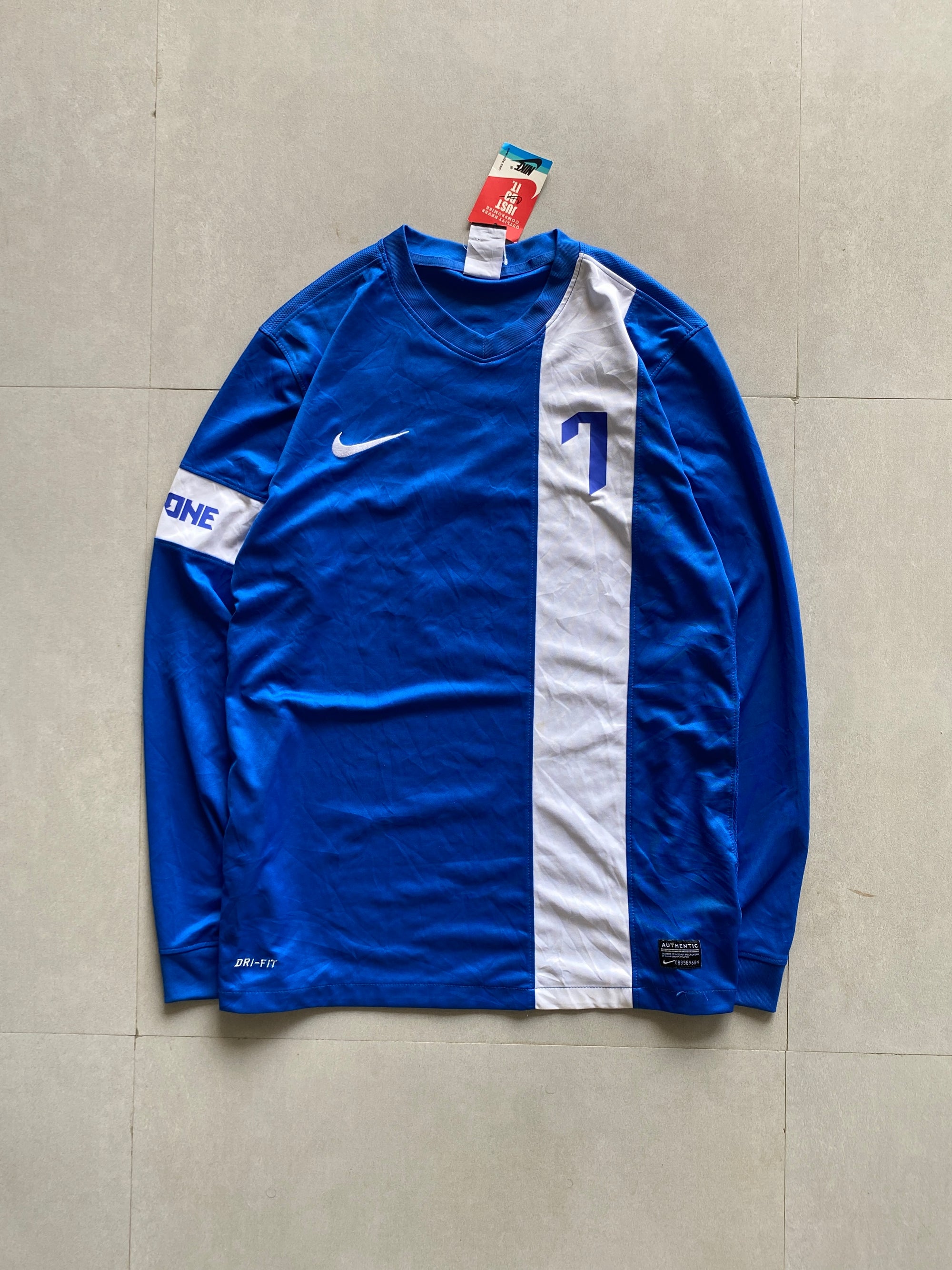 NIKE DRI-FIT TEE - S