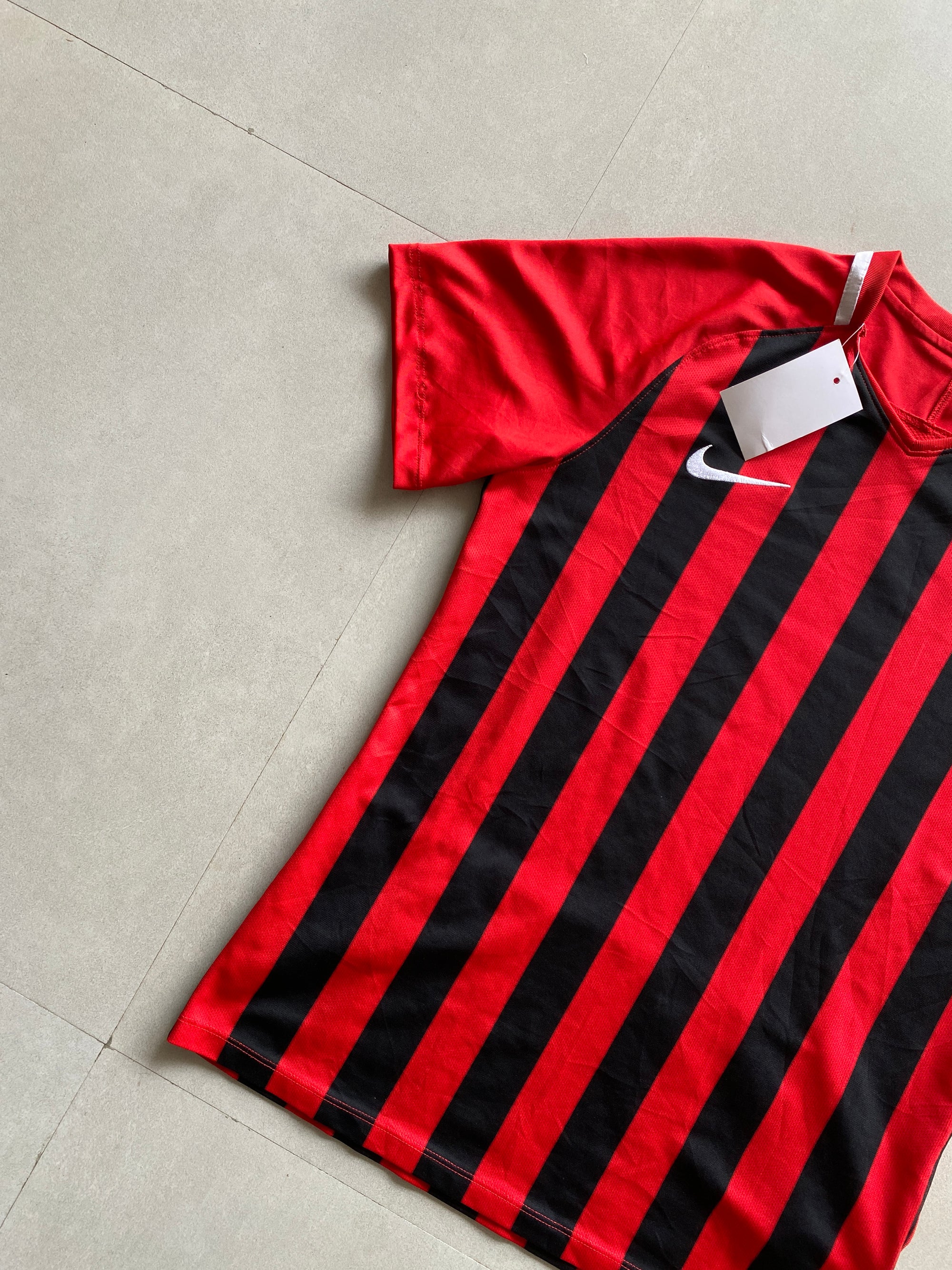 NIKE DRI-FIT TEE - S