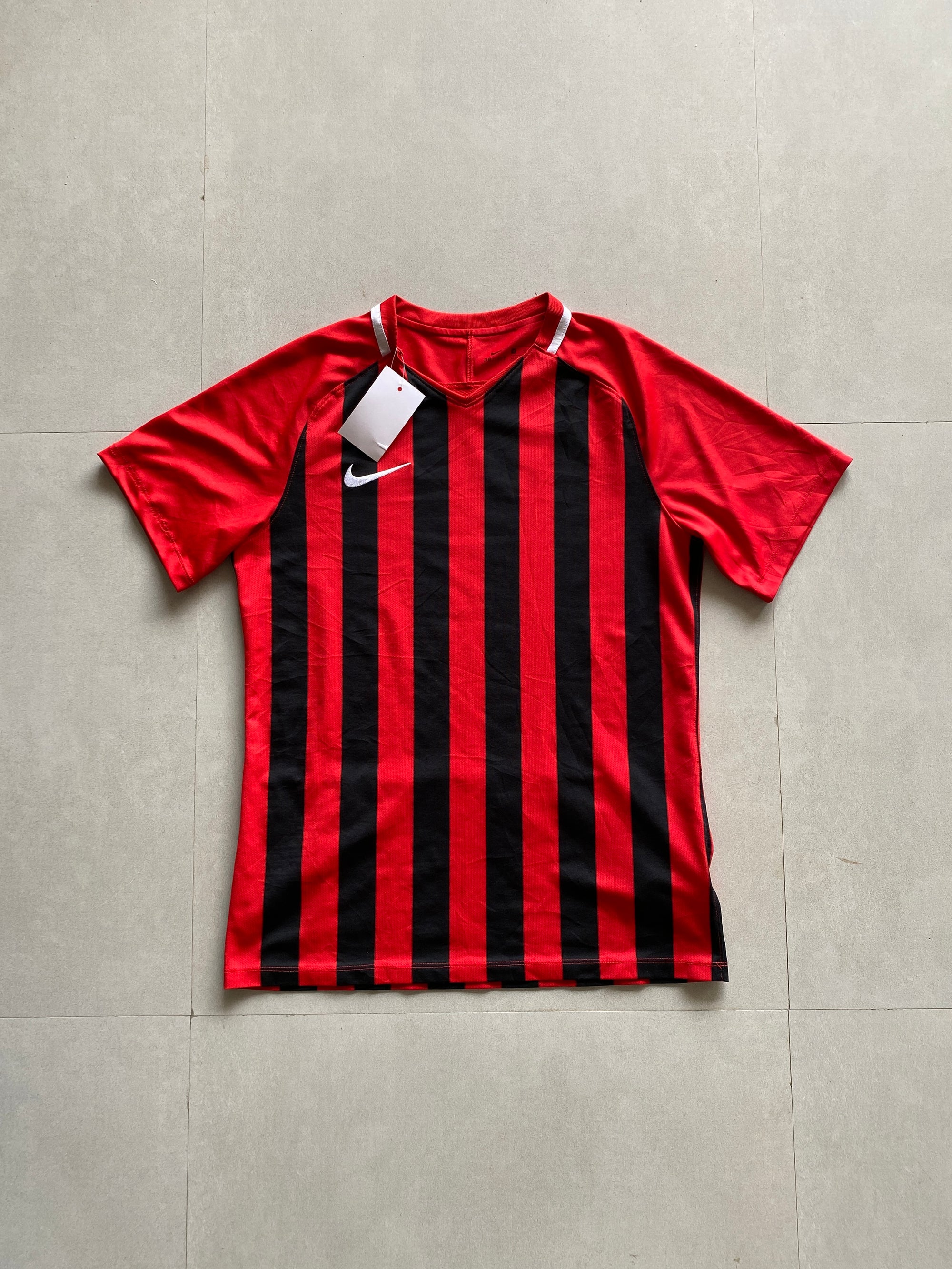 NIKE DRI-FIT TEE - S