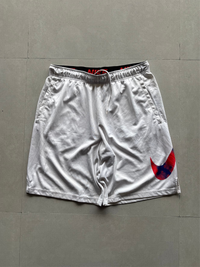 NIKE BIG SWOOSH SHORTS - M