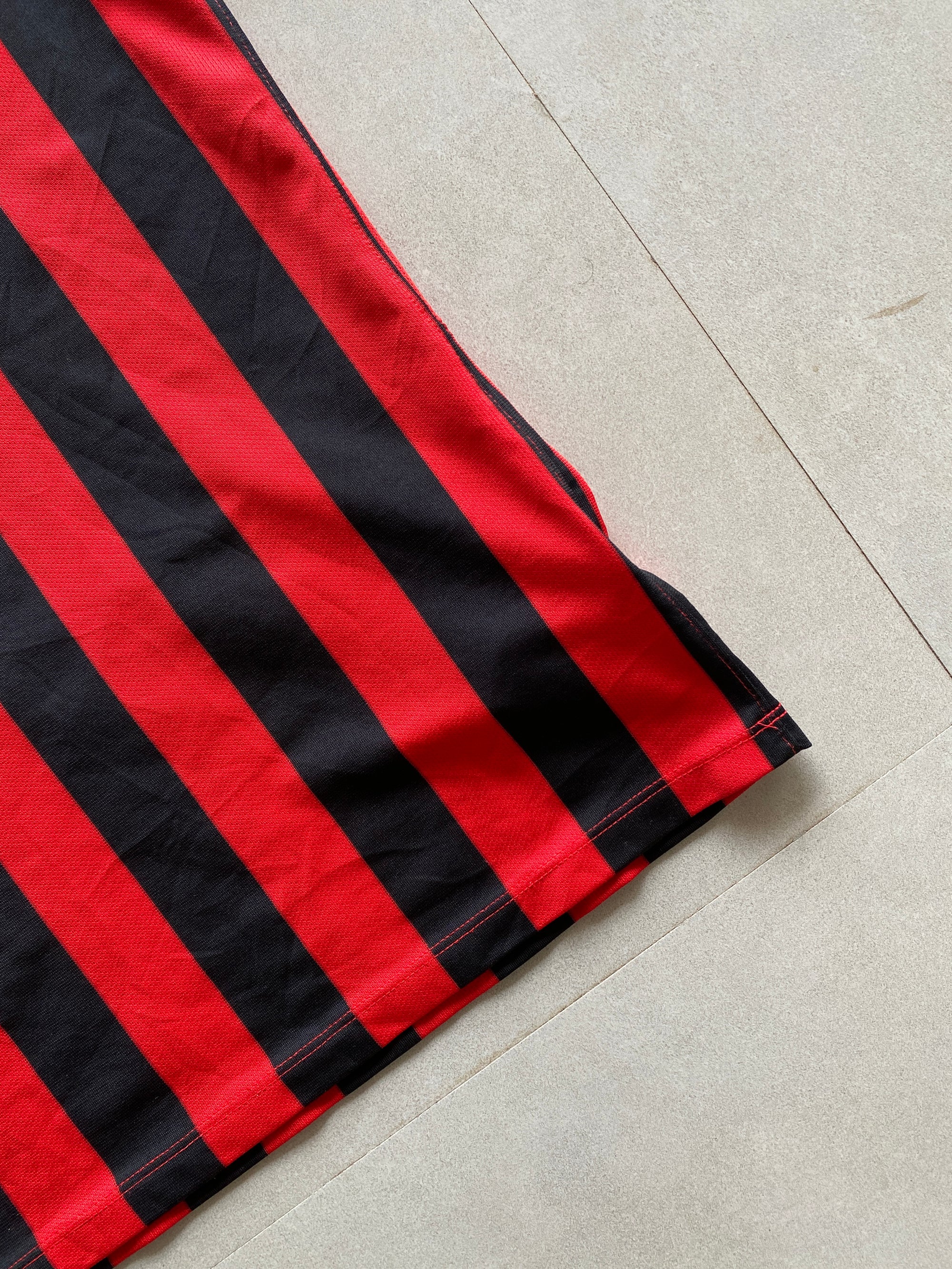 NIKE DRI-FIT TEE - S
