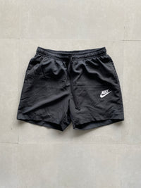 NIKE SHORTS - L