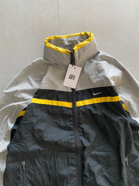 VINTAGE NIKE JACKET - M