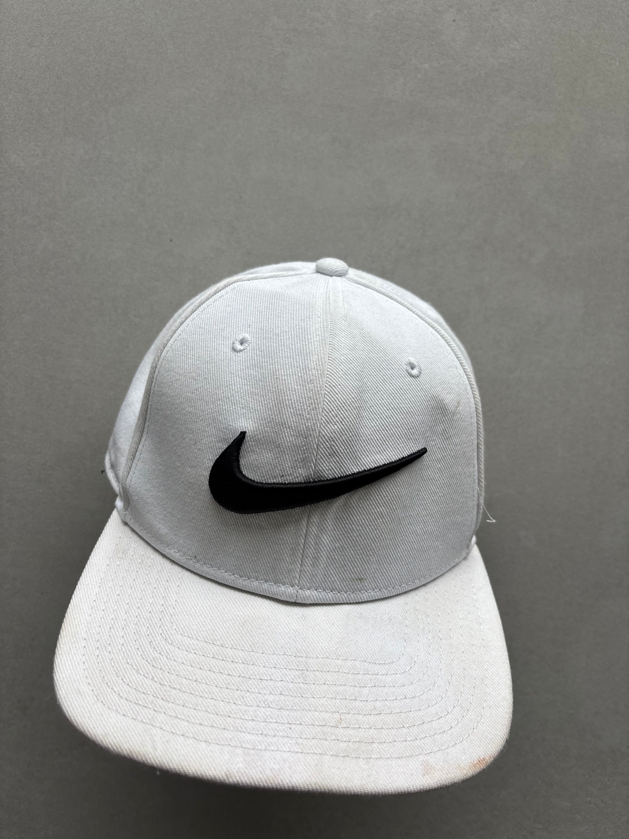 NIKE WHITE CAP
