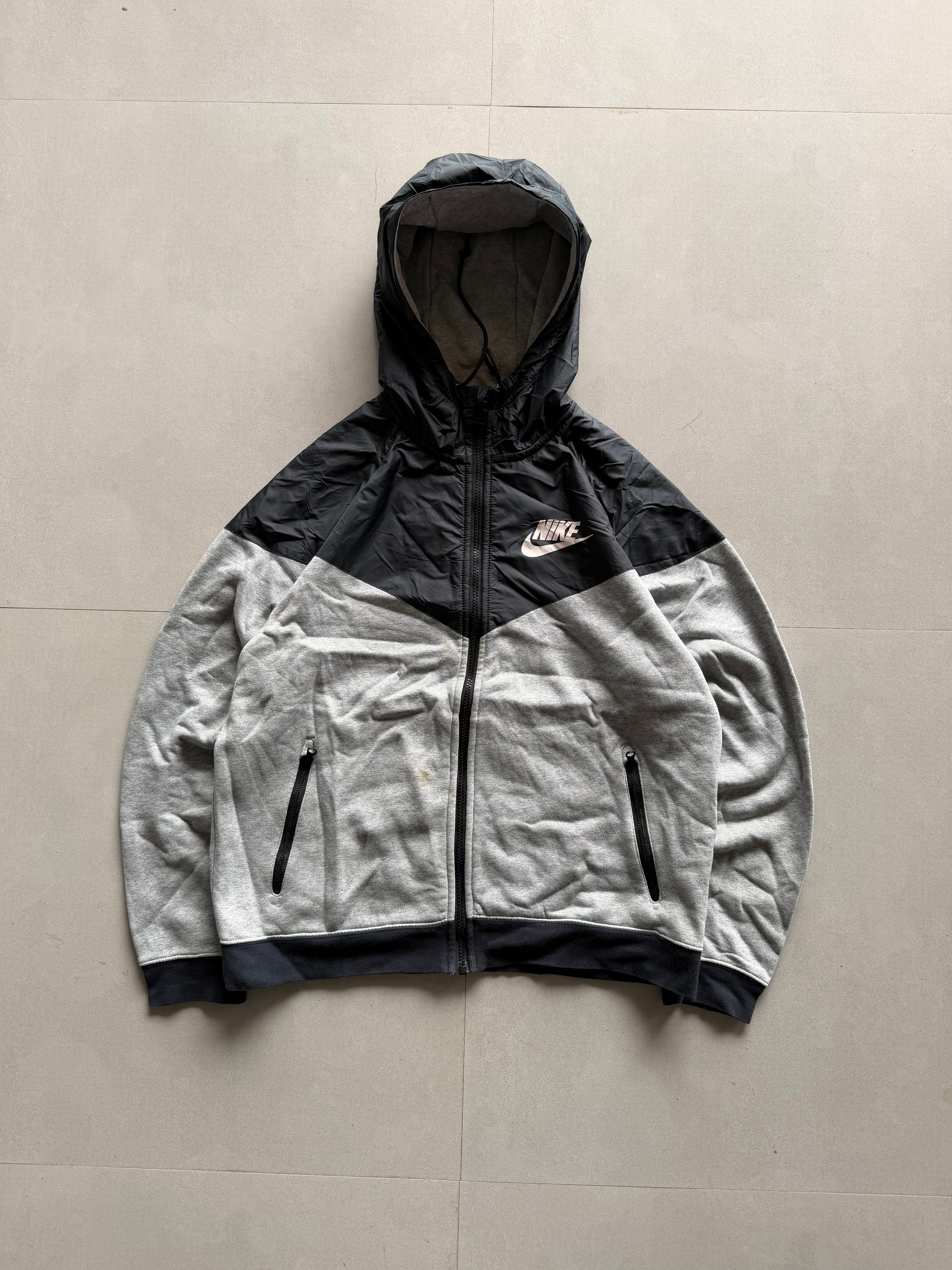 NIKE HOODED JACKET - M