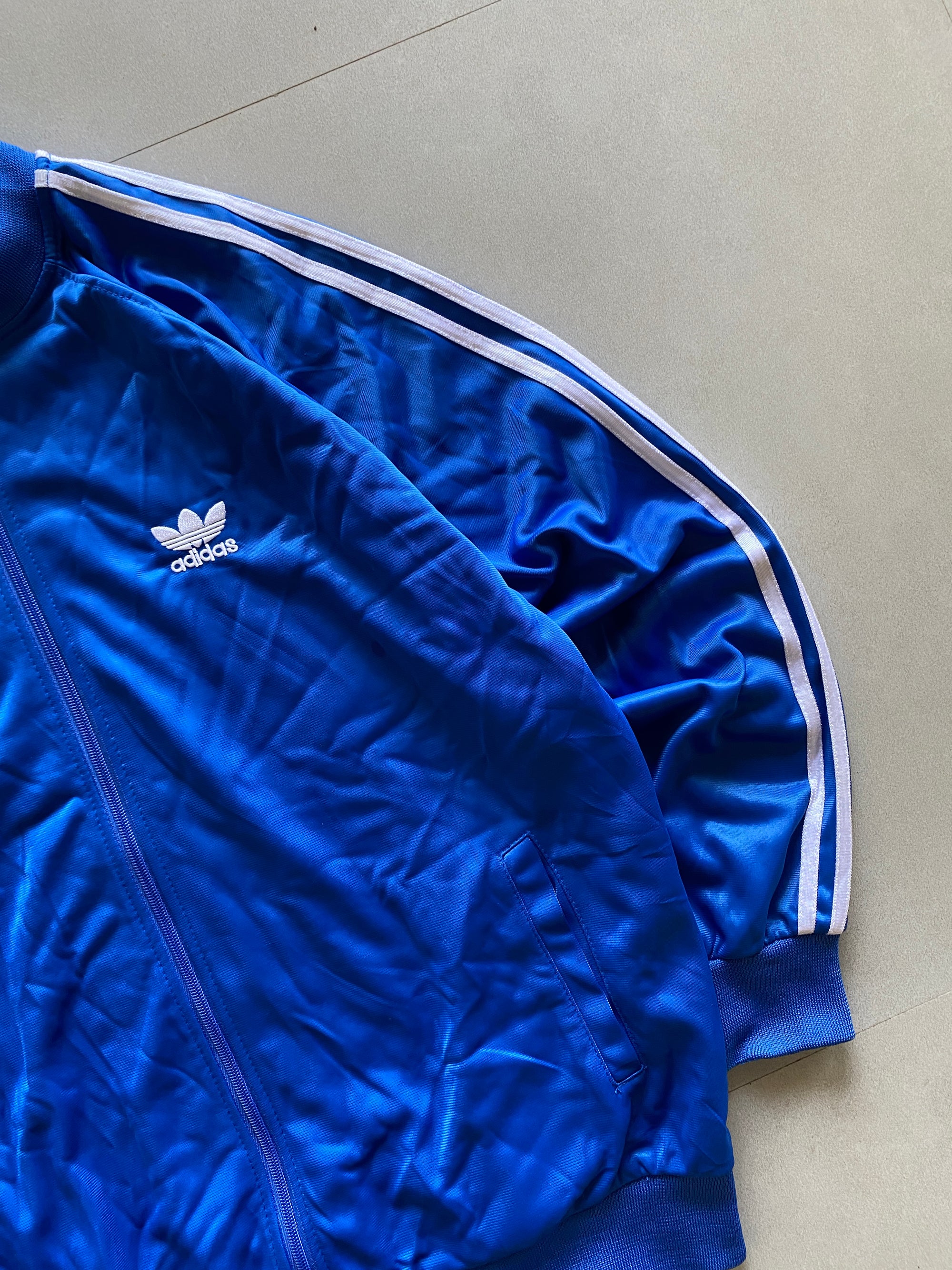 ADIDAS STRIPED JACKET - L