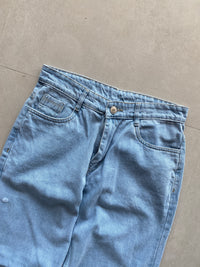 STRIGHT FIT DENIM - S