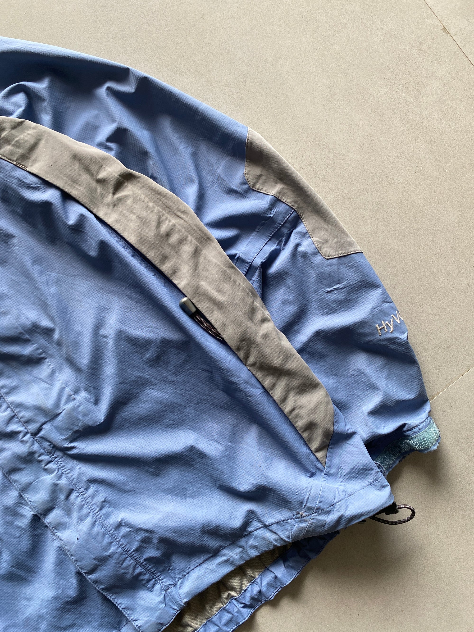 THE NORTH FACE HYVENT JACKET - L