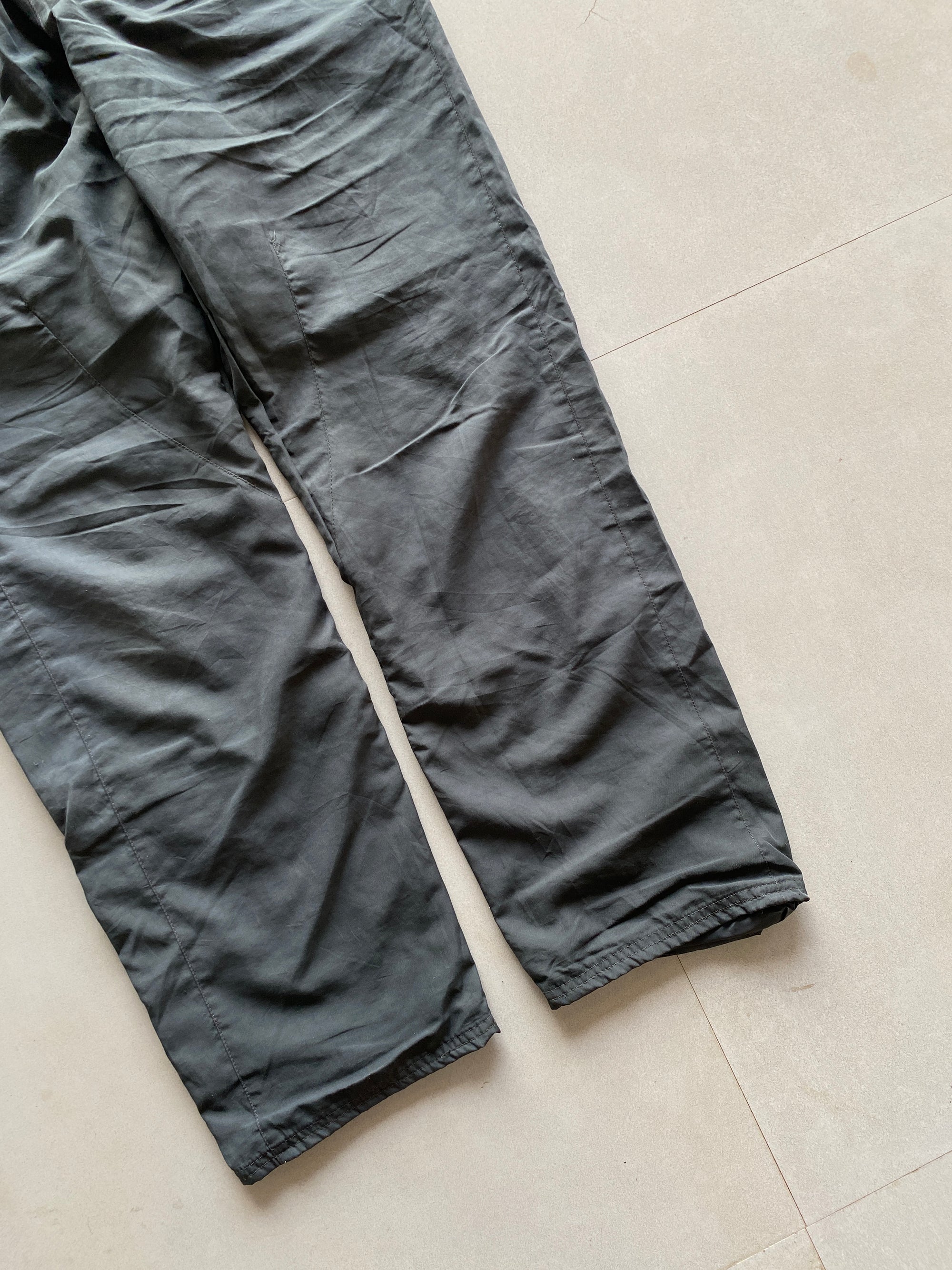 NIKE BAGGY TRACK PANT - M