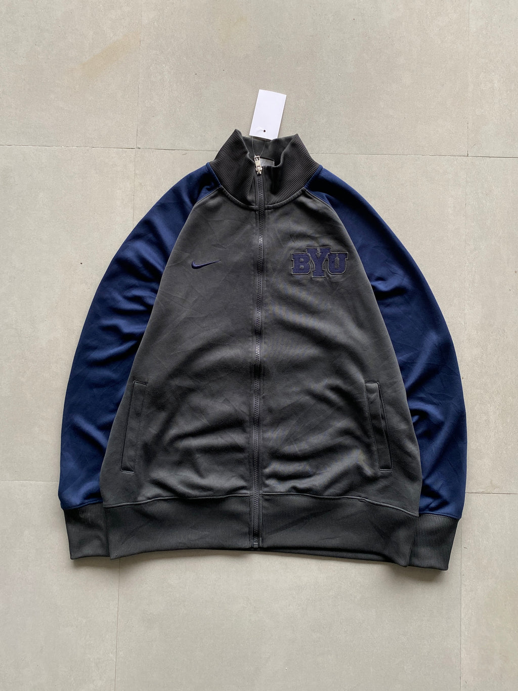 VINTAGE NIKE JACKET - L