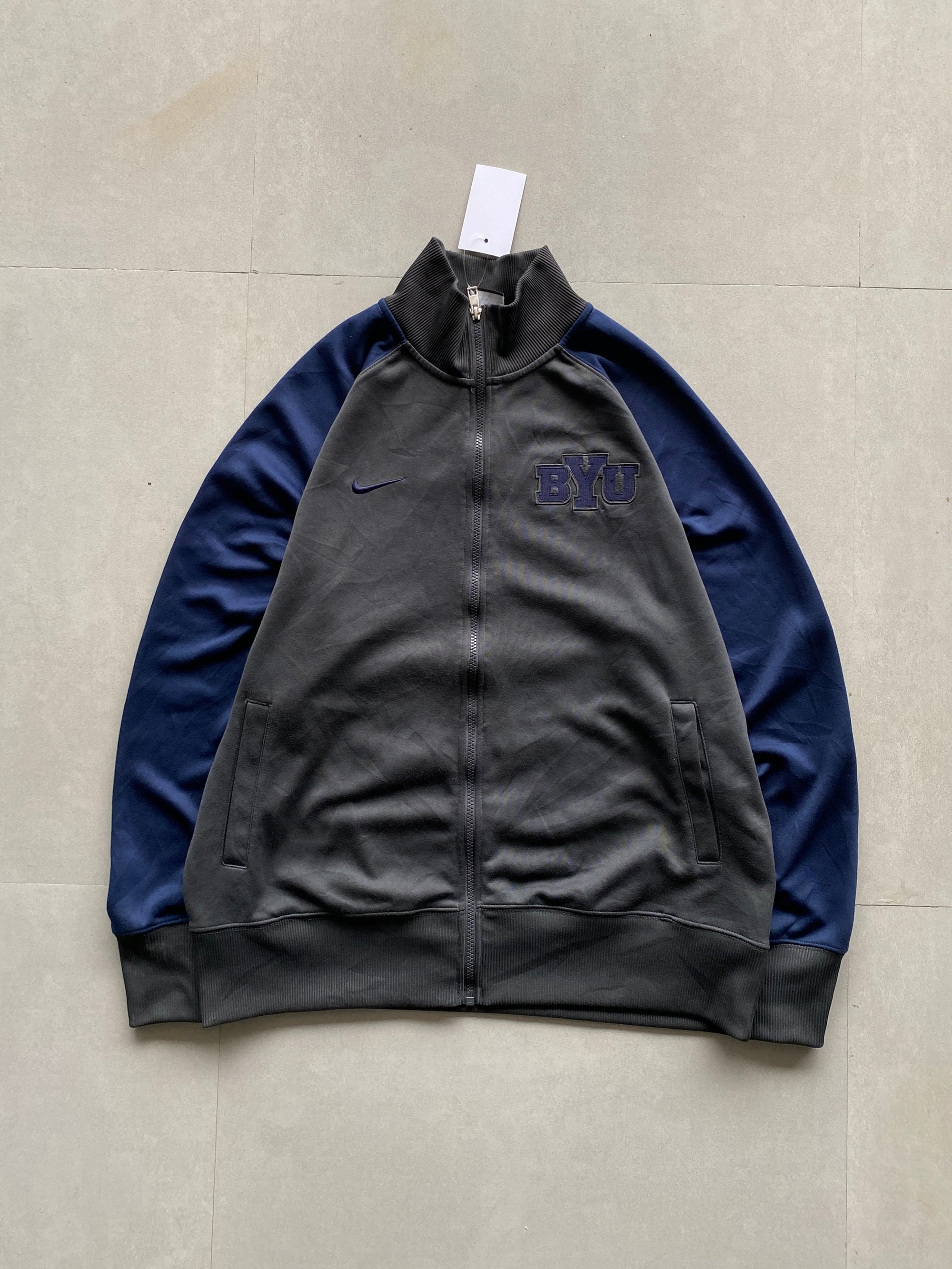 VINTAGE NIKE JACKET - L
