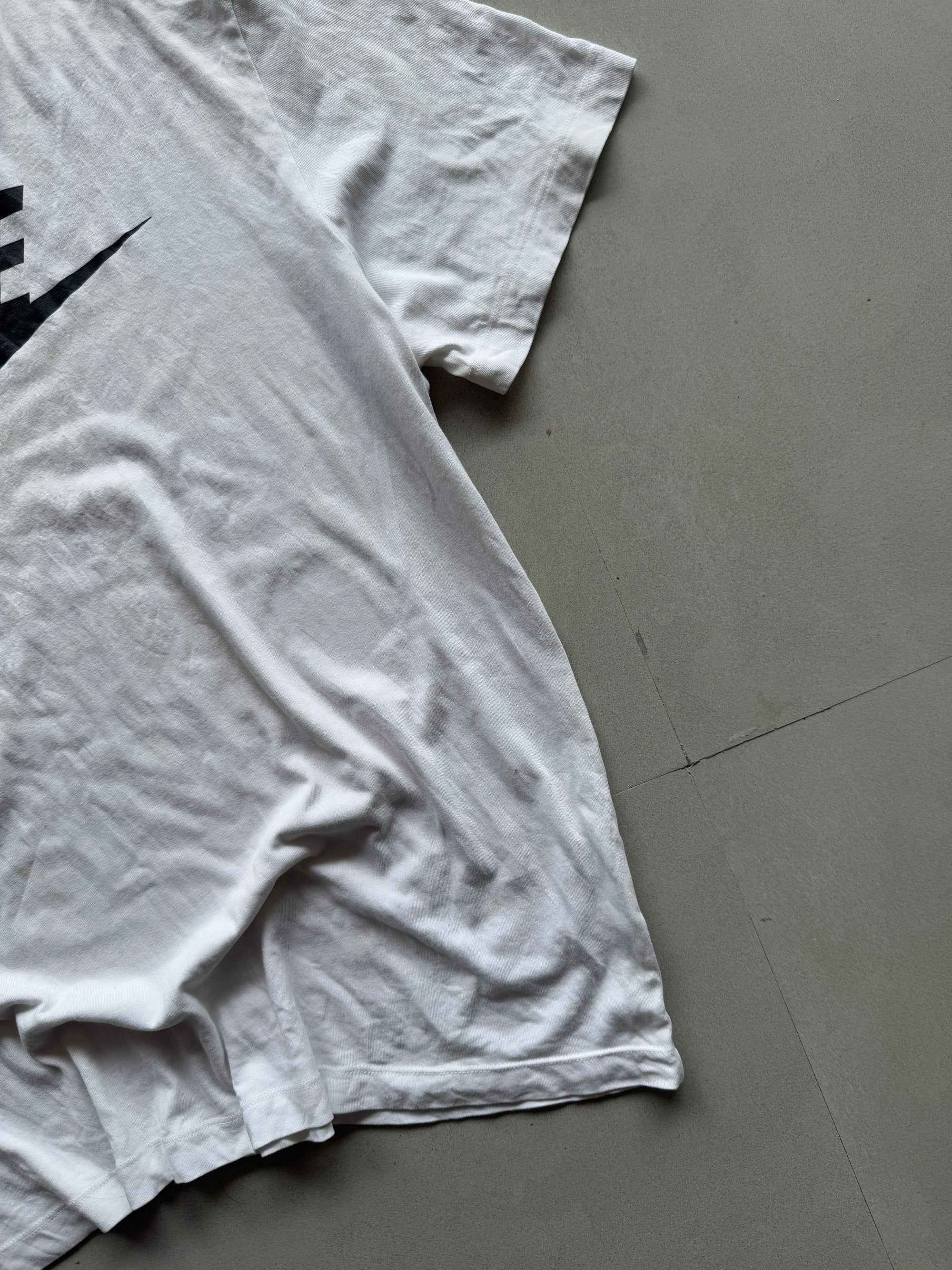 NIKE BIG LOGO TEE - L
