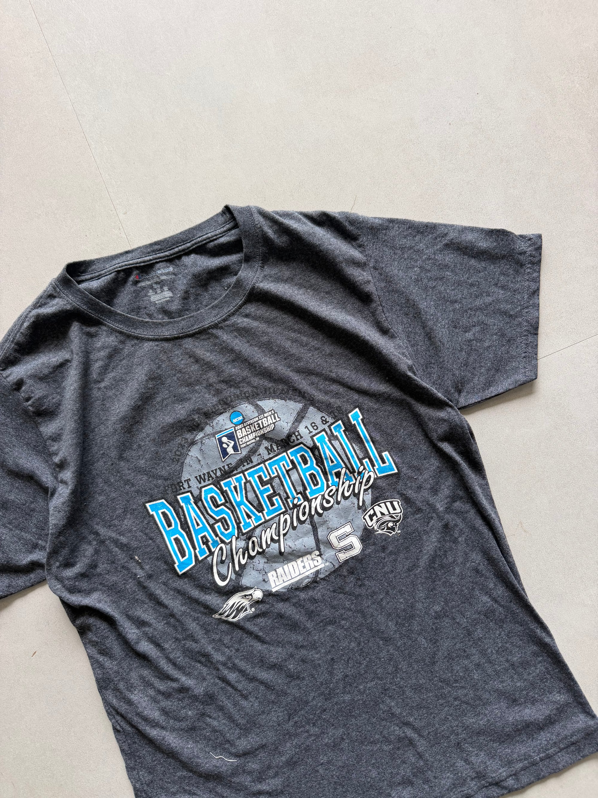 VINTAGE CHAMPION TEE -