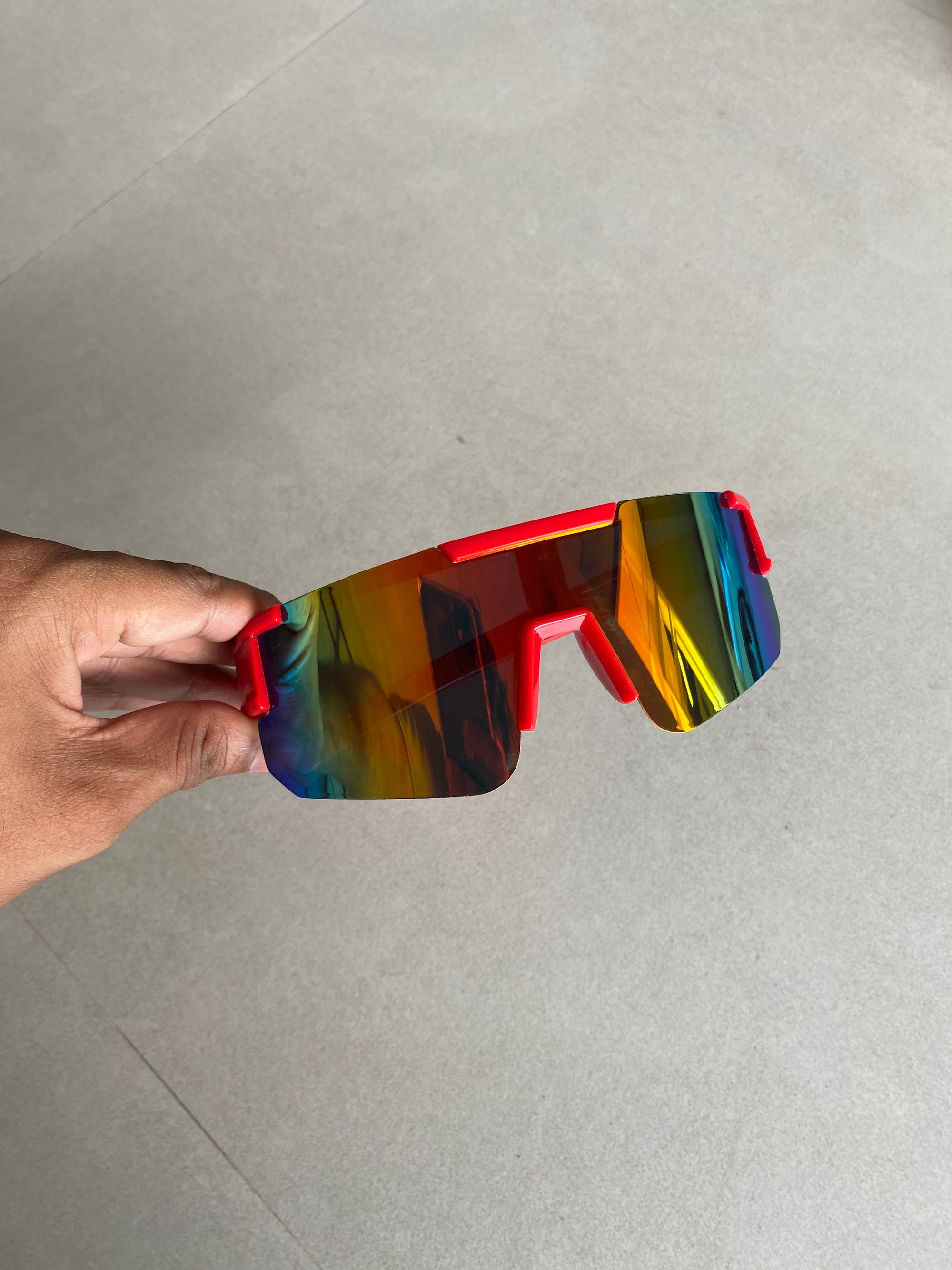 UV PROTECTED SPORTS GOGGLES