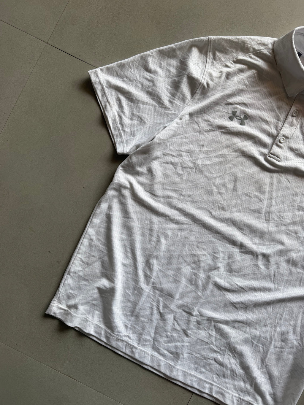 UNDER ARMOUR DRI FIT POLO TEE - M