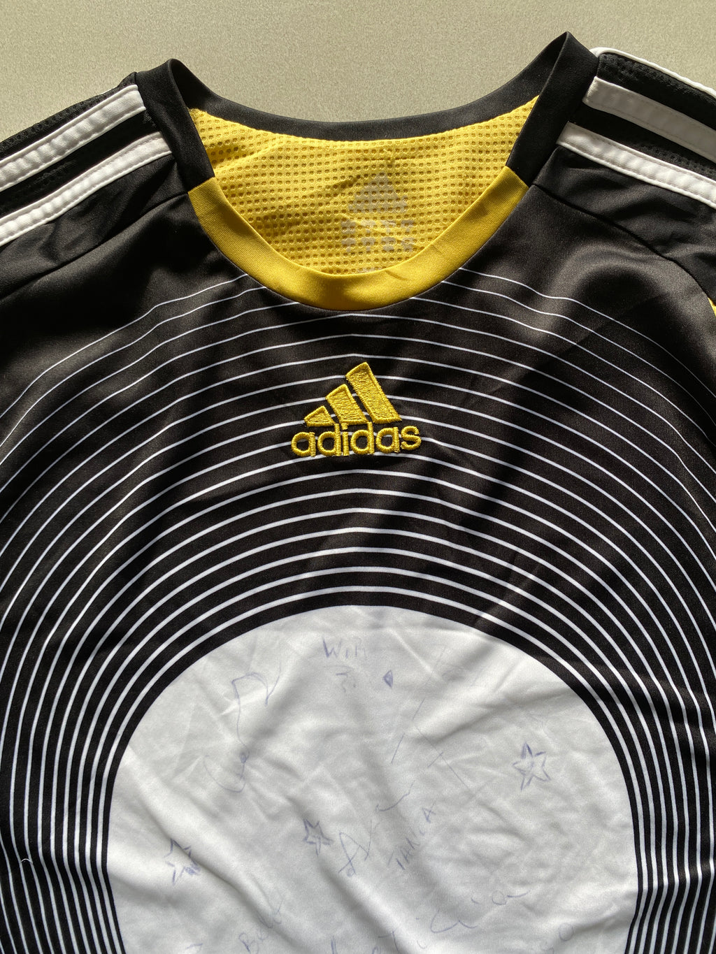 00S ADIDAS DRI-FIT TEE - L