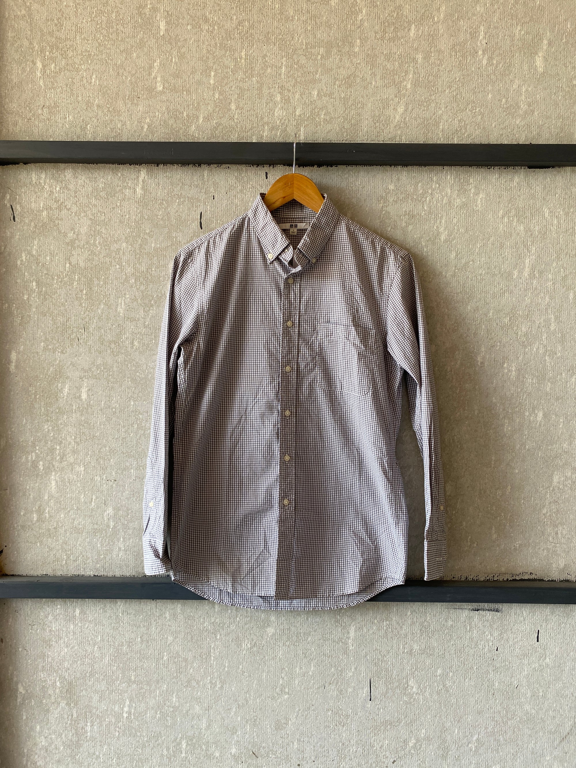 UNIQLO CHECKED SHIRT - M
