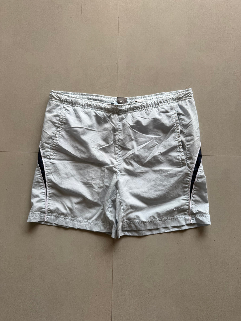 00S NIKE SHORTS - XL