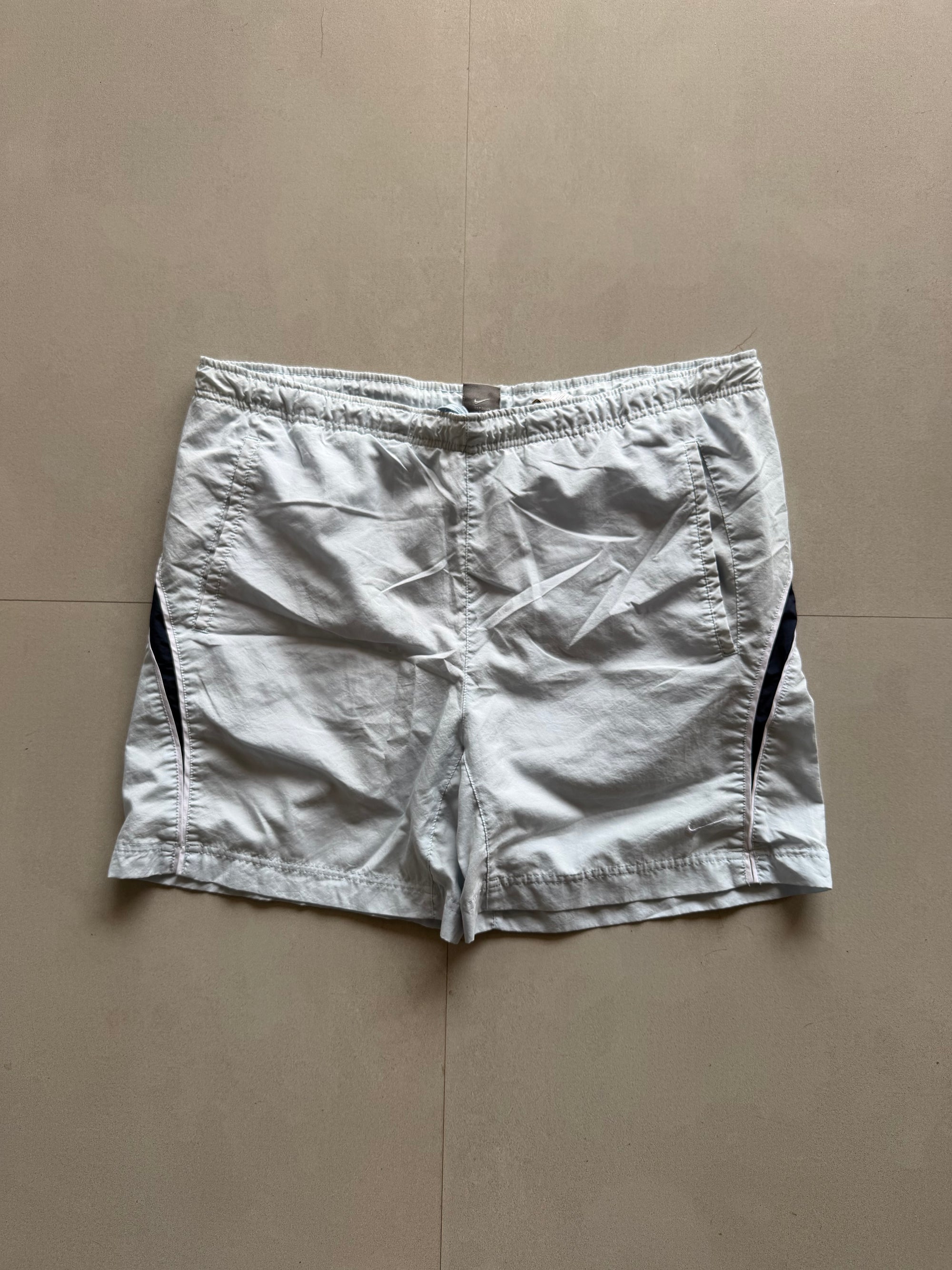 00S NIKE SHORTS - XL