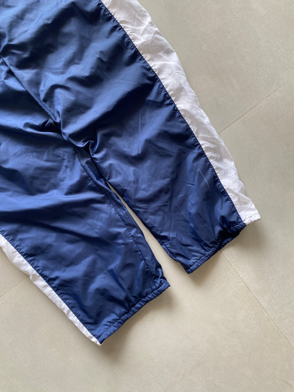 VINTAGE NIKE TRACK PANT - M