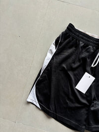 NIKE VINTAGE SHORTS - M