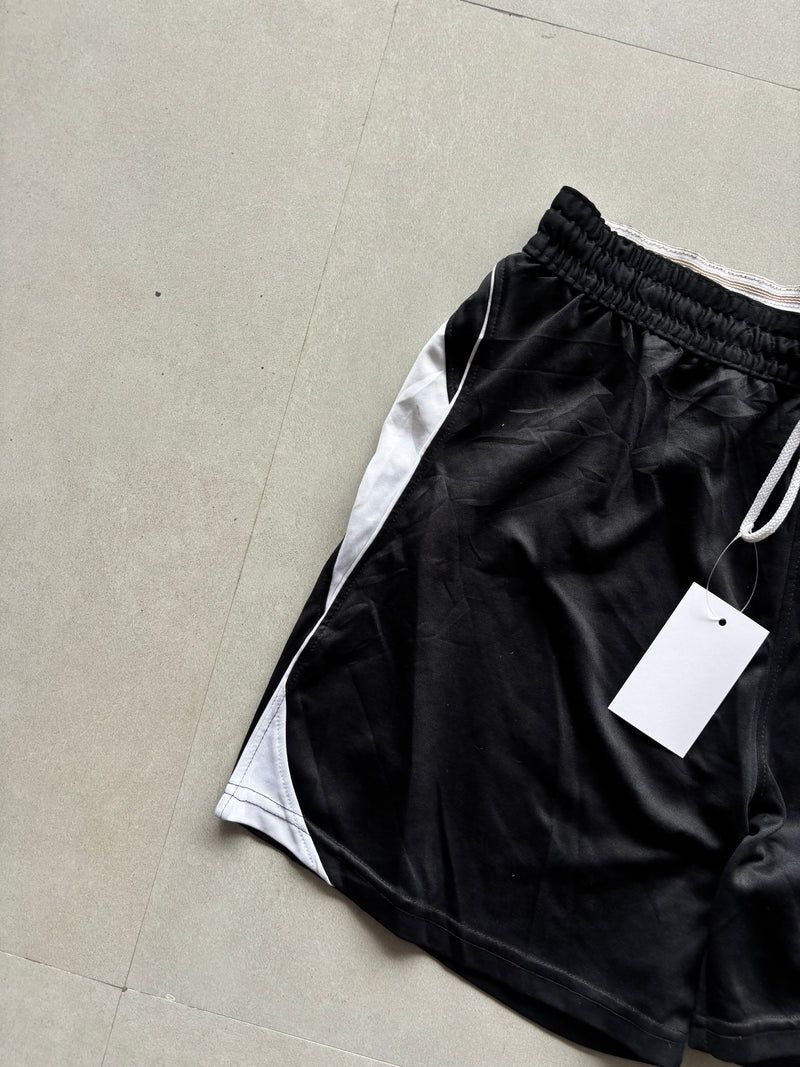 NIKE VINTAGE SHORTS - M