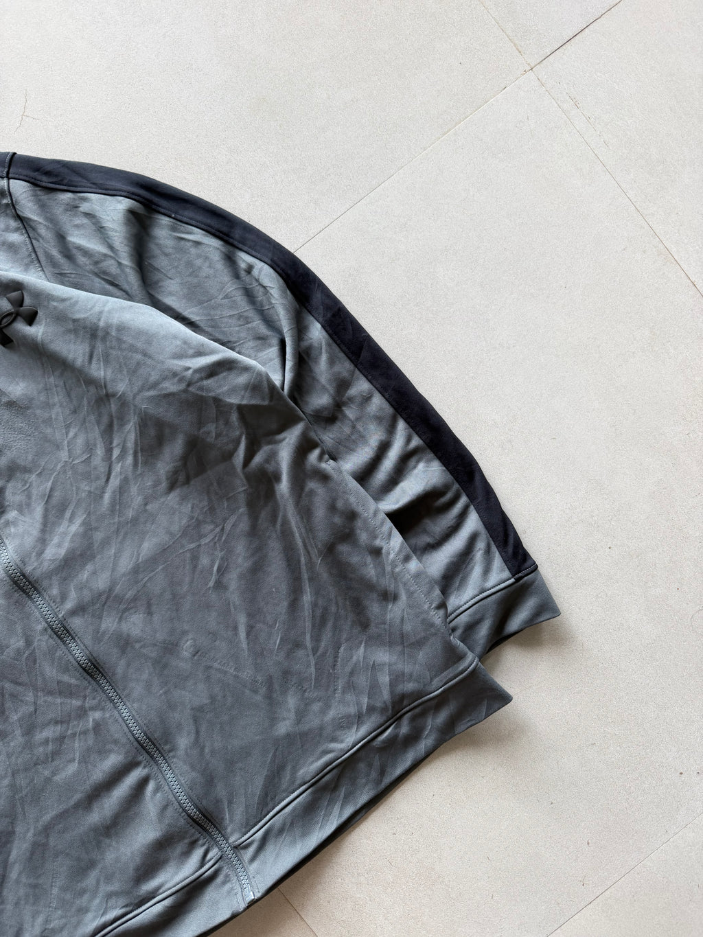 UNDER ARMOUR JACKET - XL