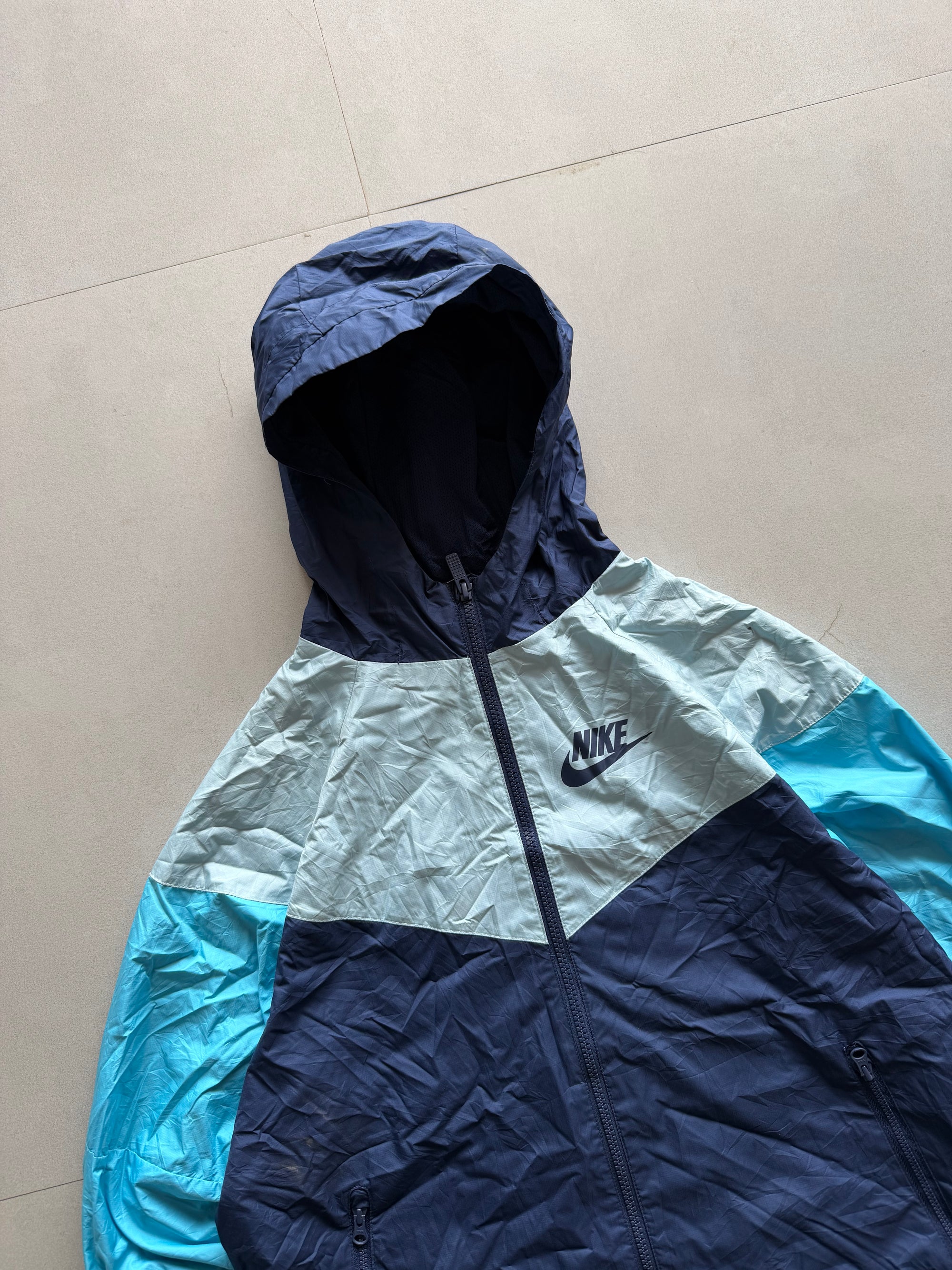 VINTAGE NIKE HOODED JACKET - M
