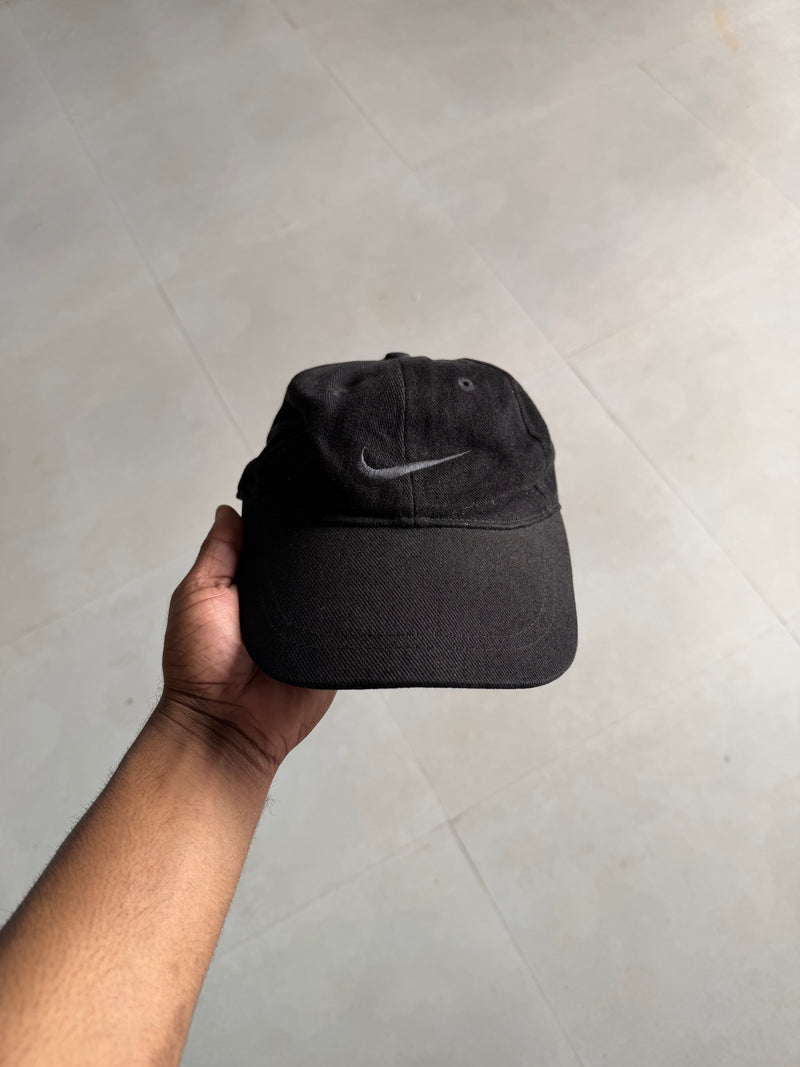 VINTAGE NIKE CAP