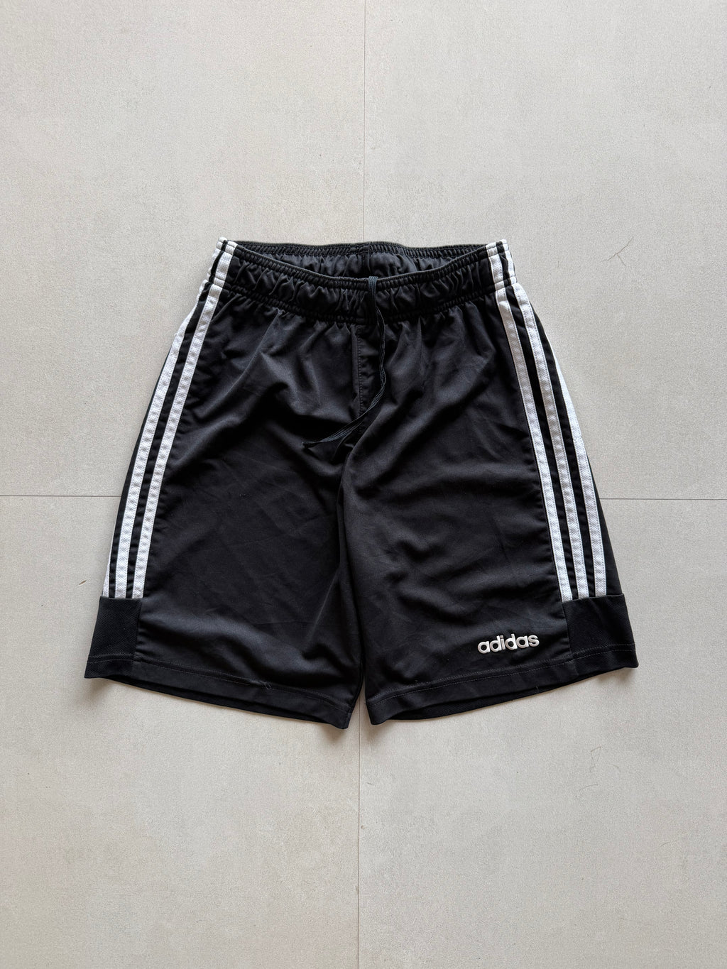 ADIDAS STRIPED SHORTS - XS