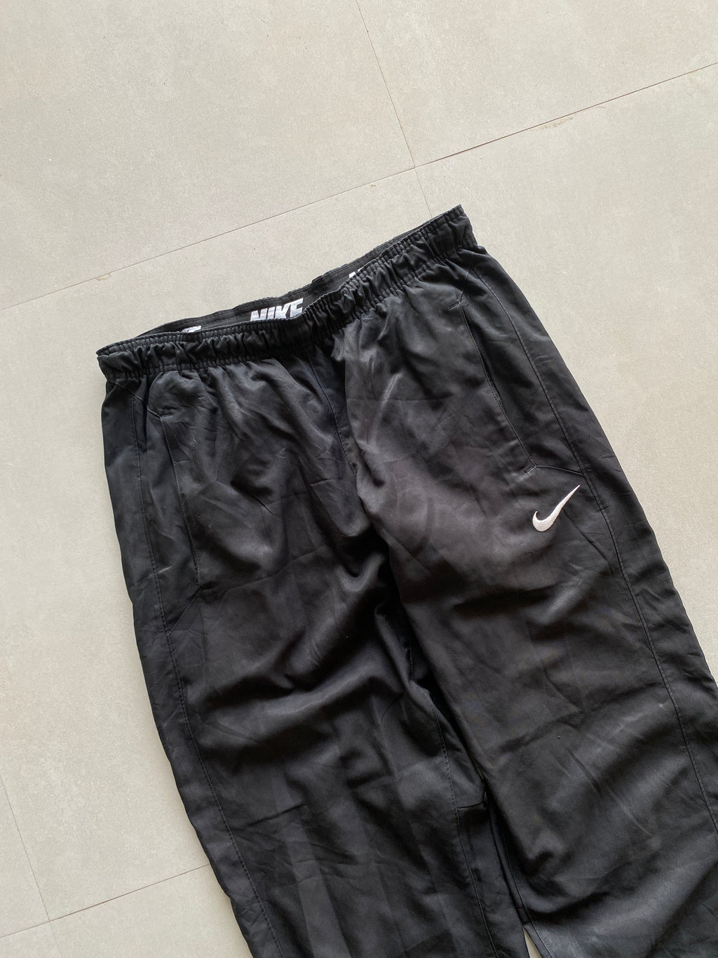 VINTAGE NIKE TRACK PANT - M
