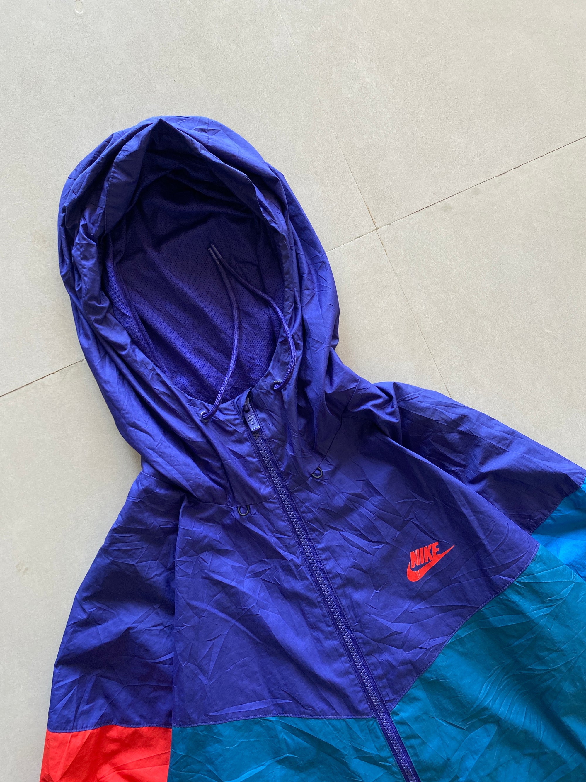 NIKE HOODED JACKET - XL