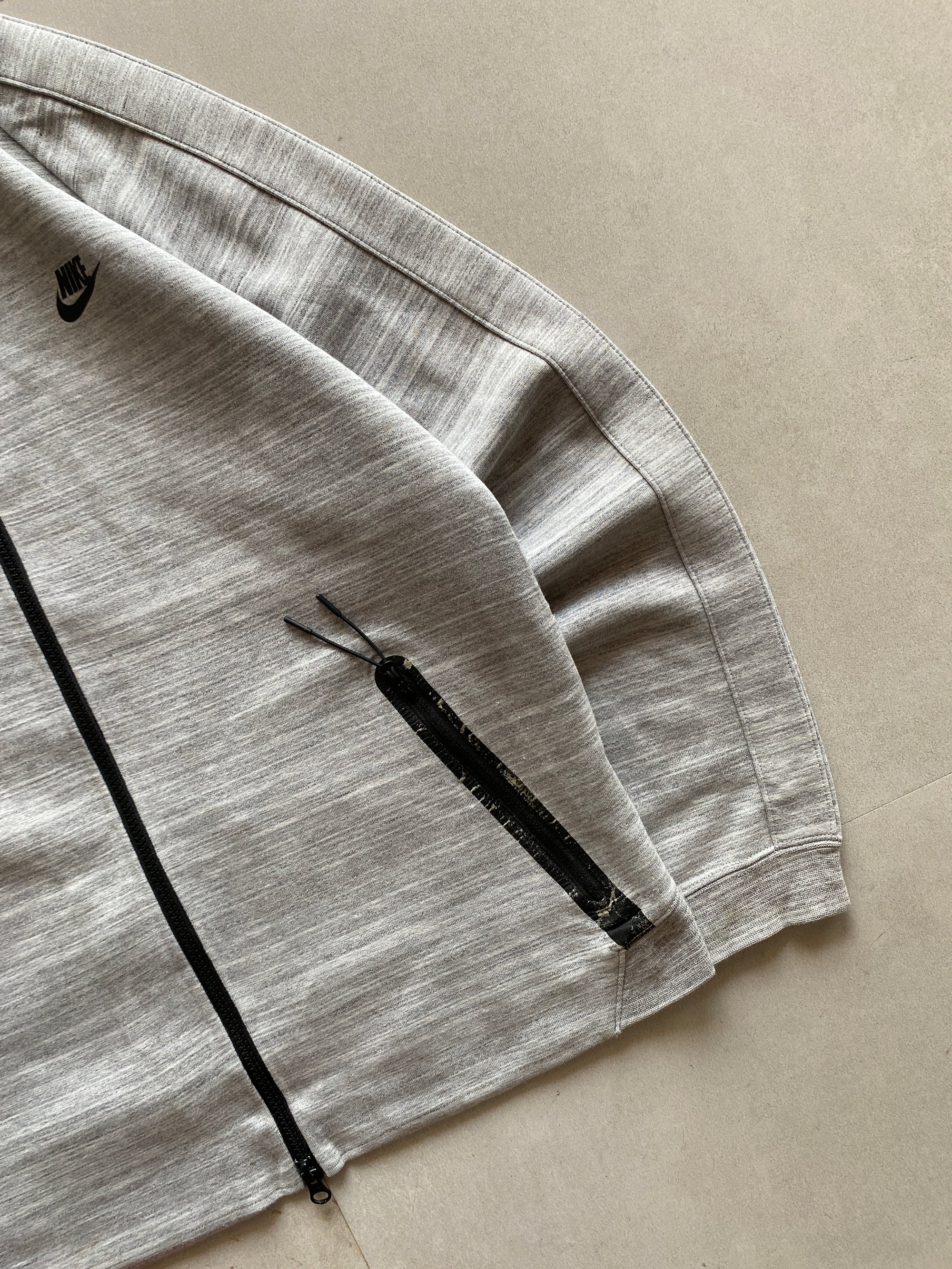 NIKE TECH FLEECE JACKET - M