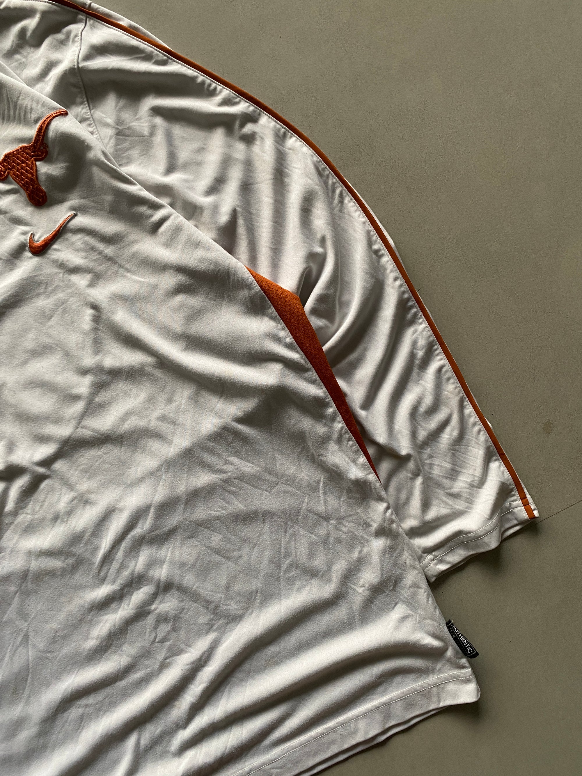 NIKE LONGHORNS UV PERFORMANCE TEE - S