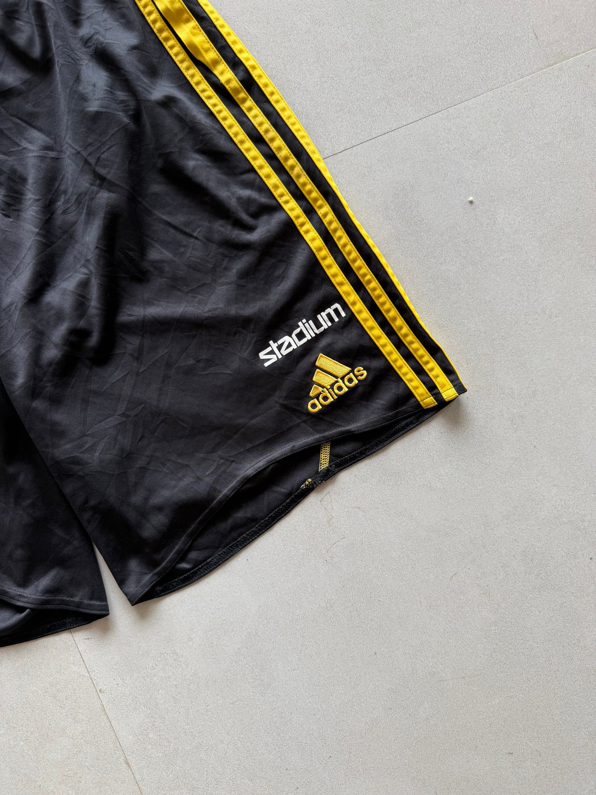 ADIDAS SHORTS - M