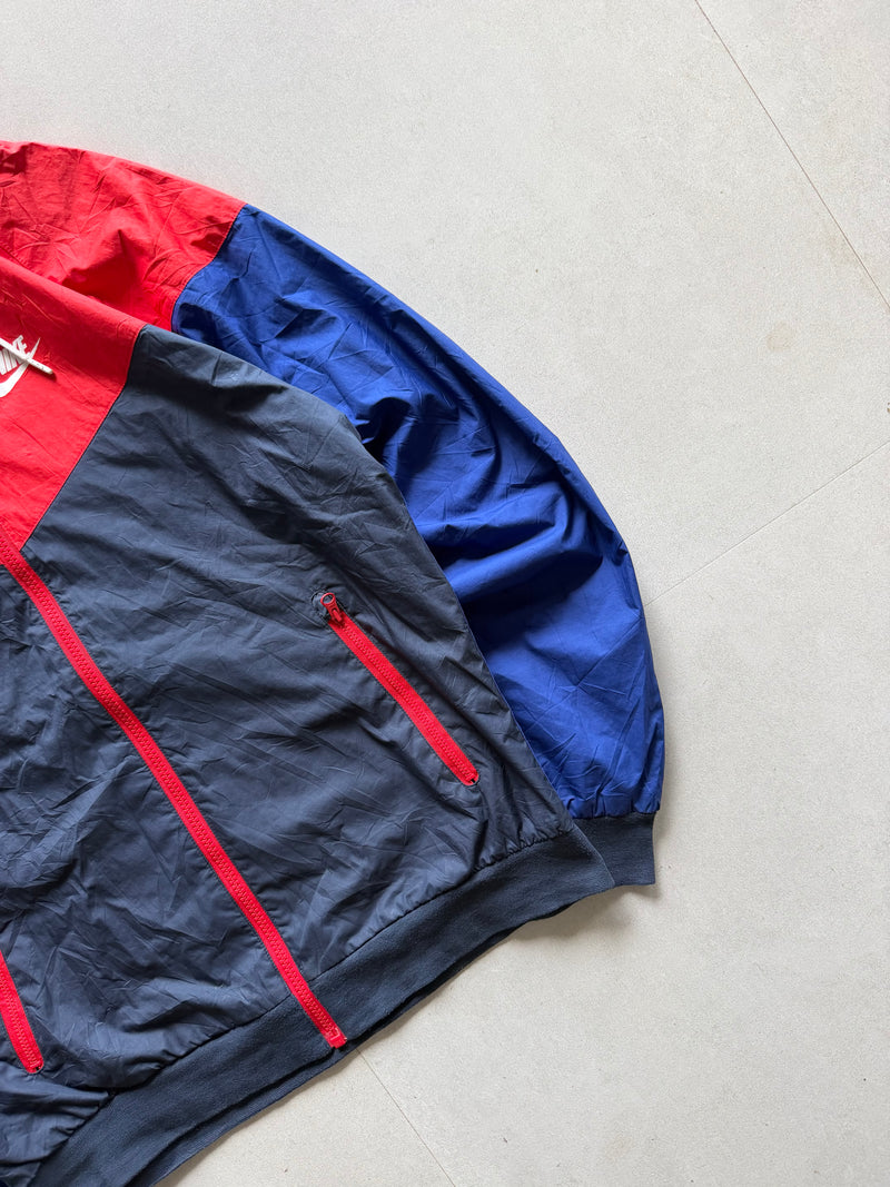 NIKE HOODED JACKET - M