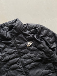 NIKE LIGHT WEIGHT PADDED  PUFFER JACKET - XL