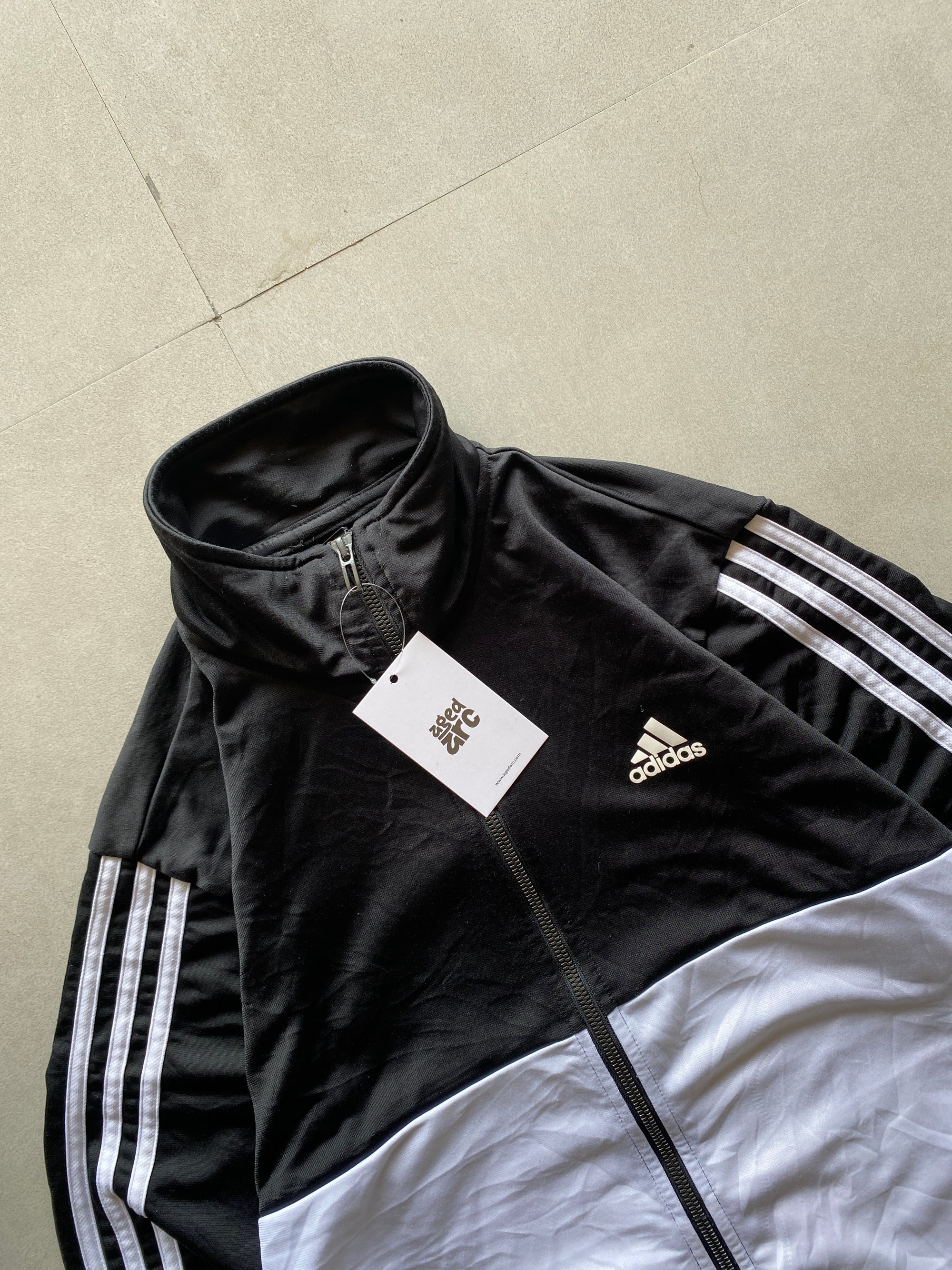 ADIDAS STRIPED JACKET - M