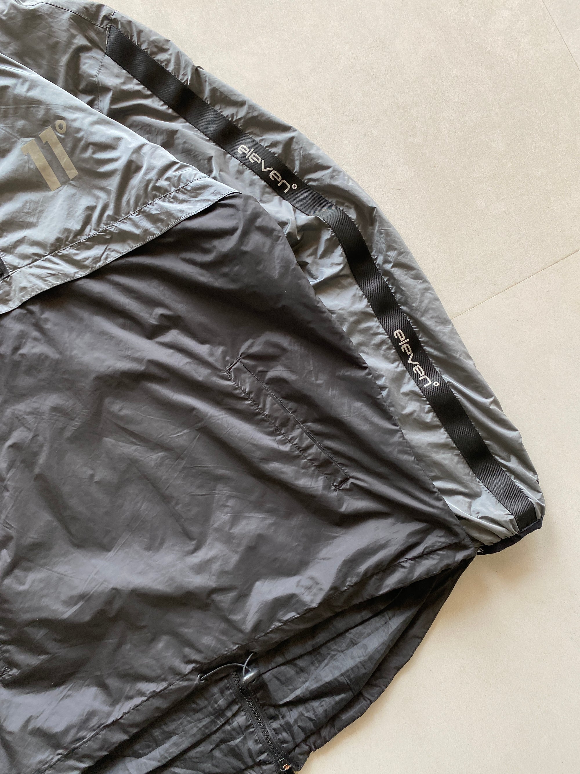 ELEVEN QUARTER ZIP JACKET - L