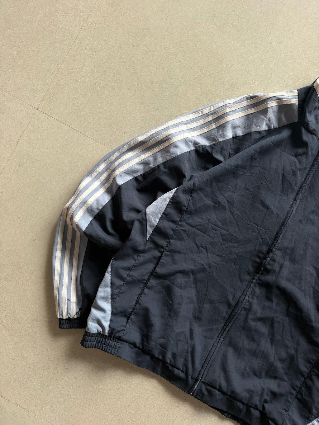 VINTAGE ADIDAS STRIPED JACKET - XL