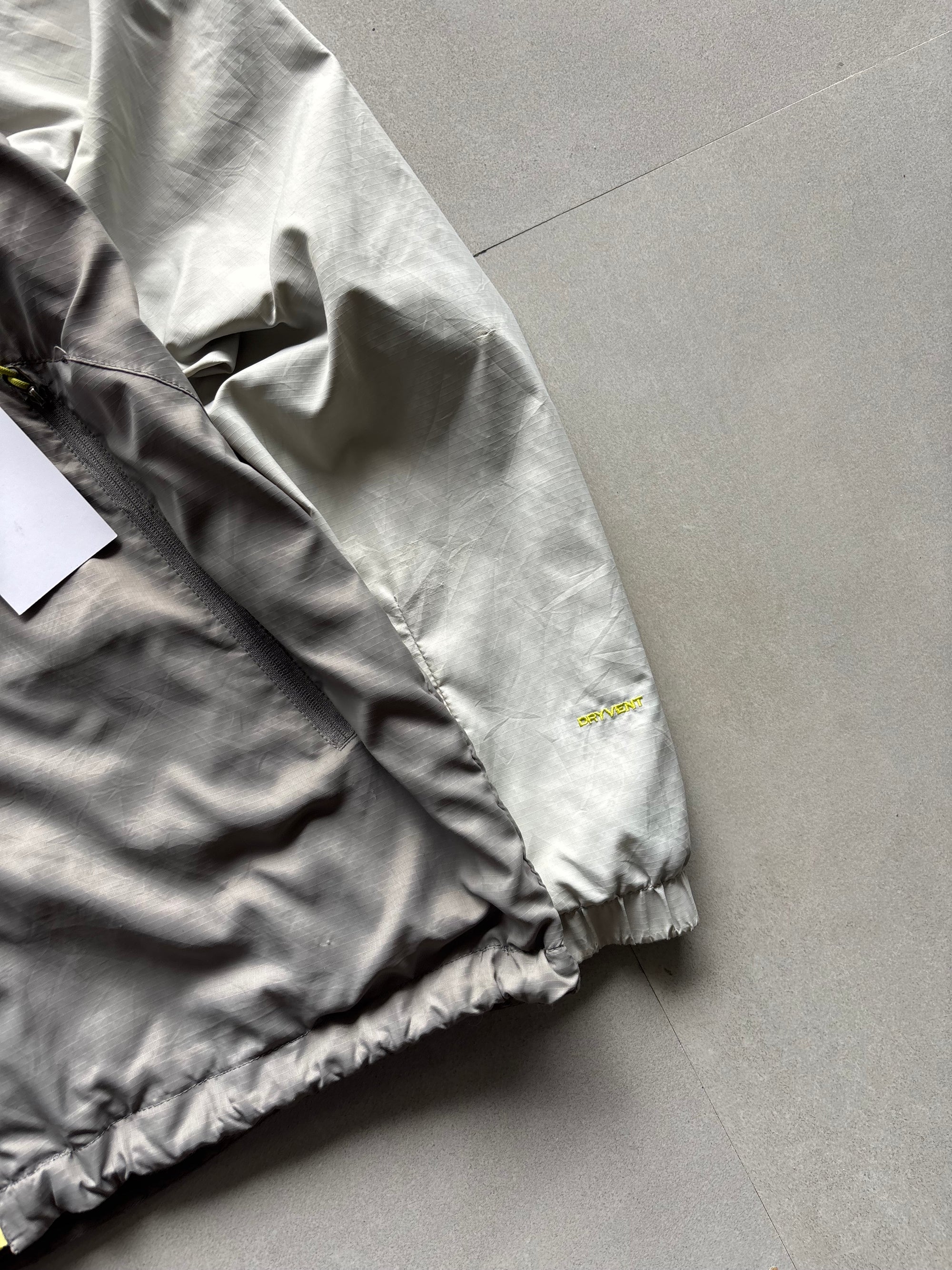 THE NORTH FACE HYVENT JACKET - L