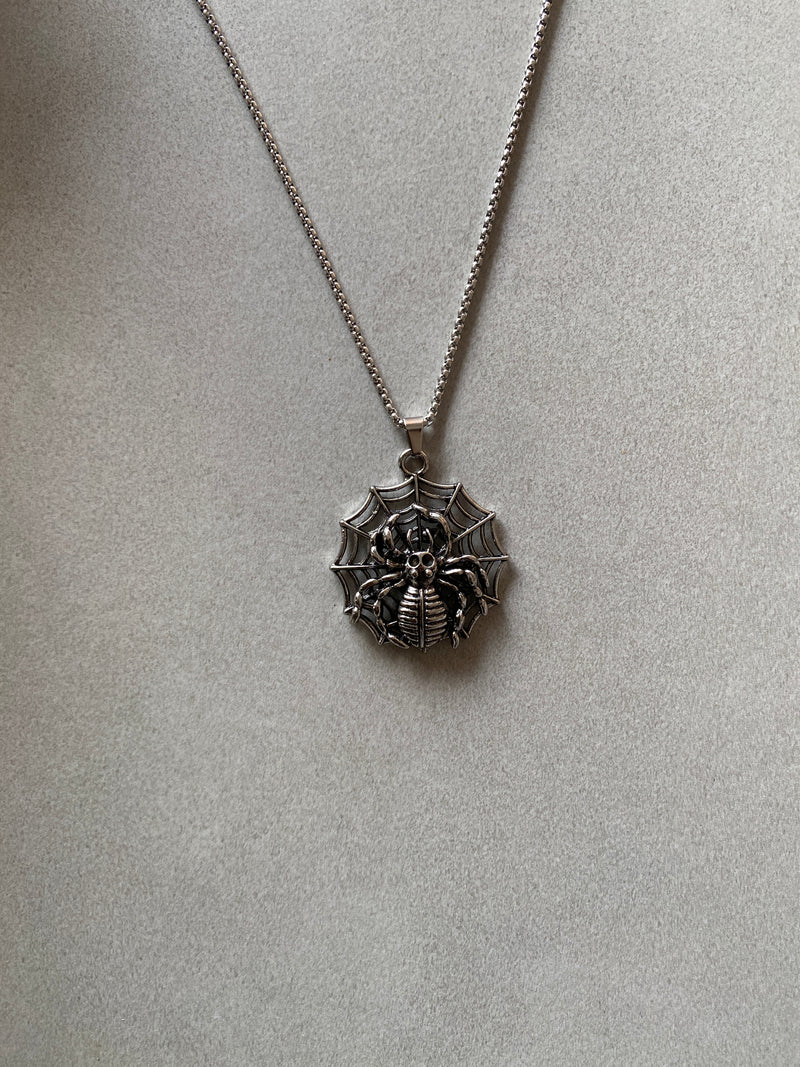 SPIDER WEB PENDANT CHAIN
