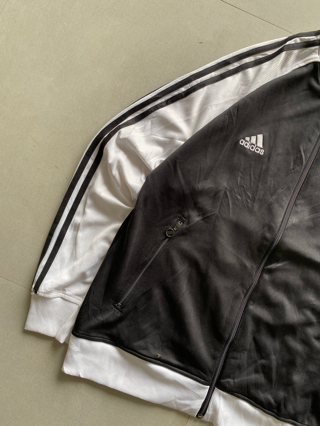 ADIDAS STRIPED JACKET - M