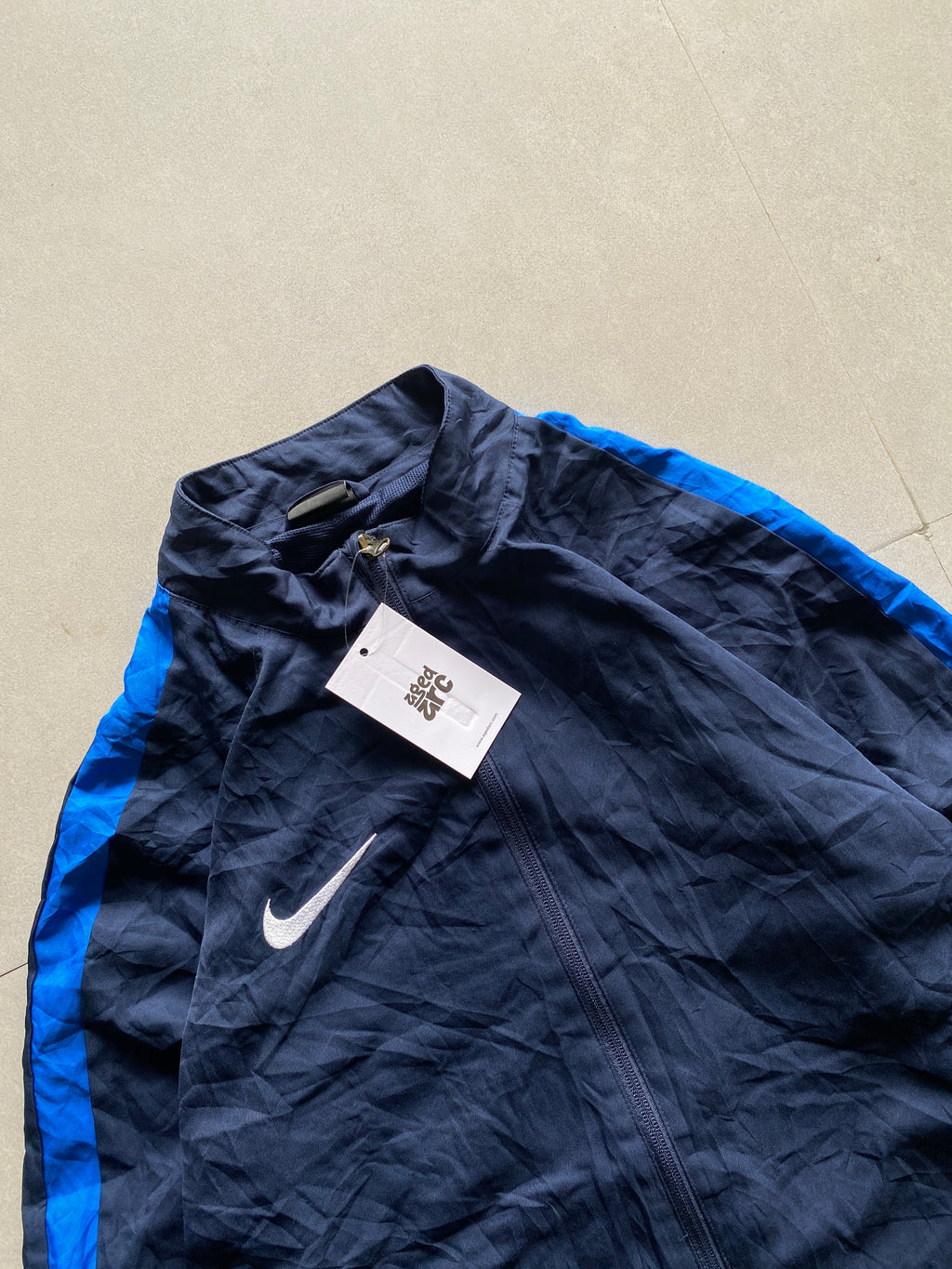 VINTAGE NIKE JACKET - M