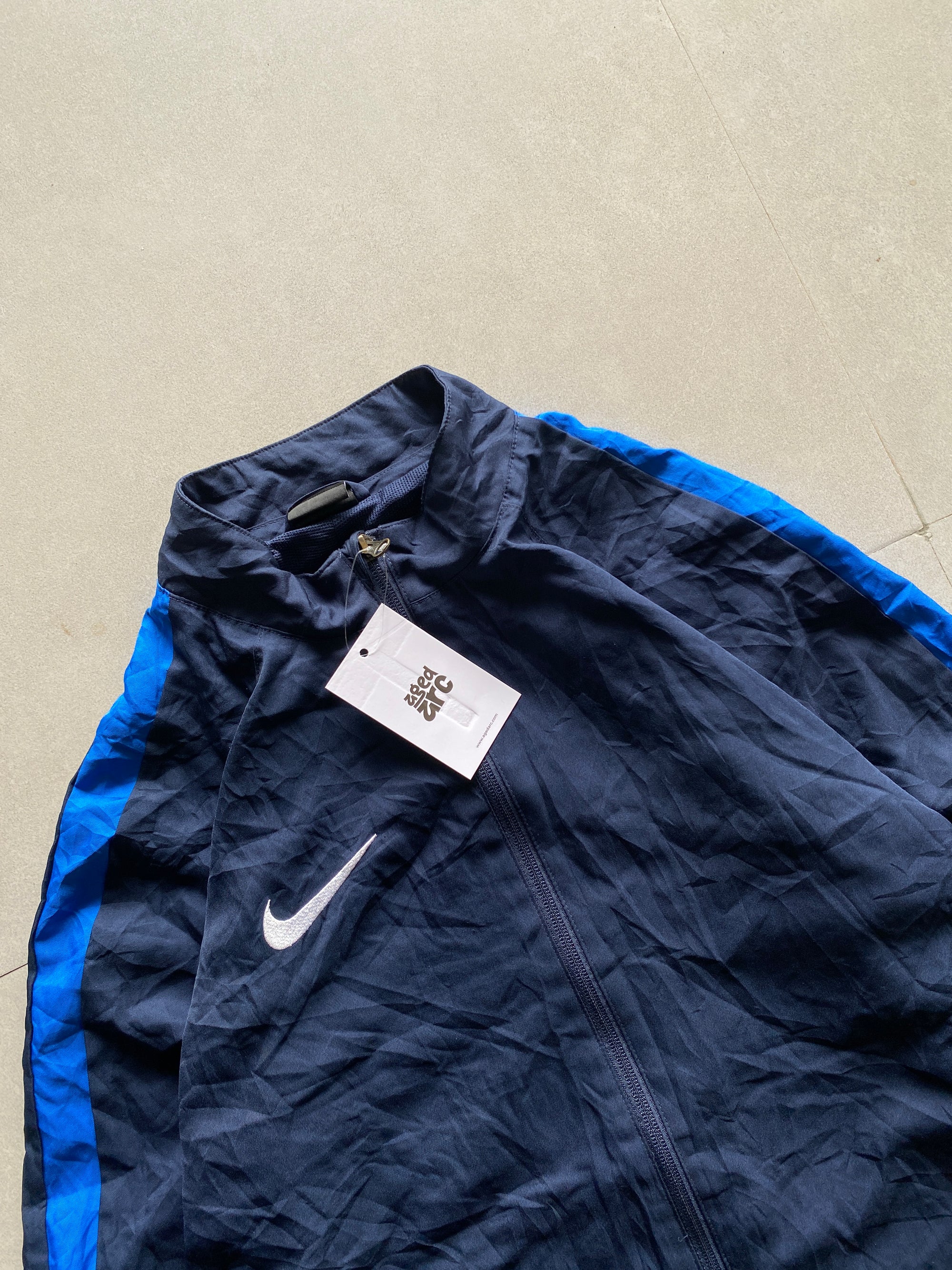 VINTAGE NIKE JACKET - M