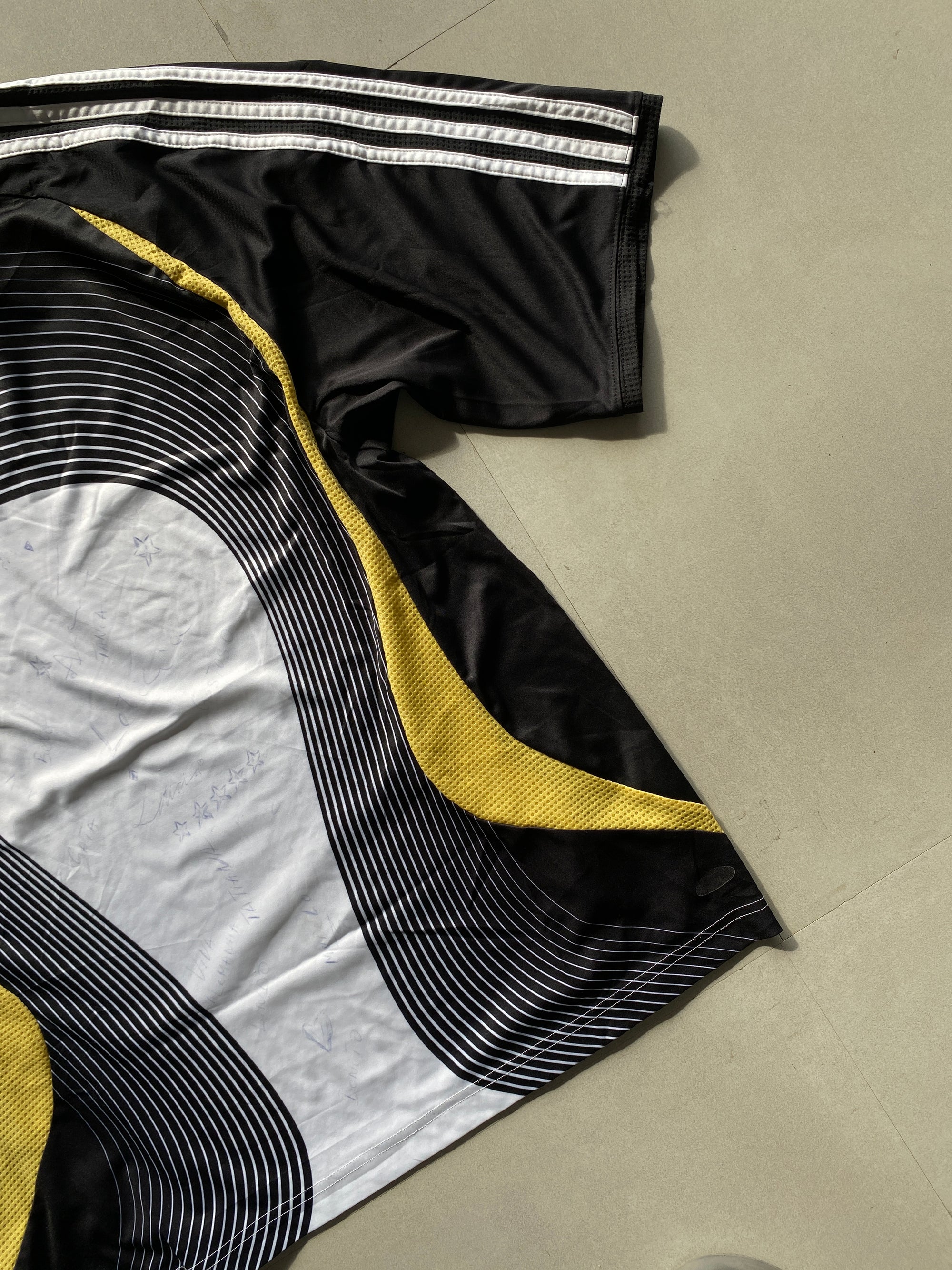 00S ADIDAS DRI-FIT TEE - L