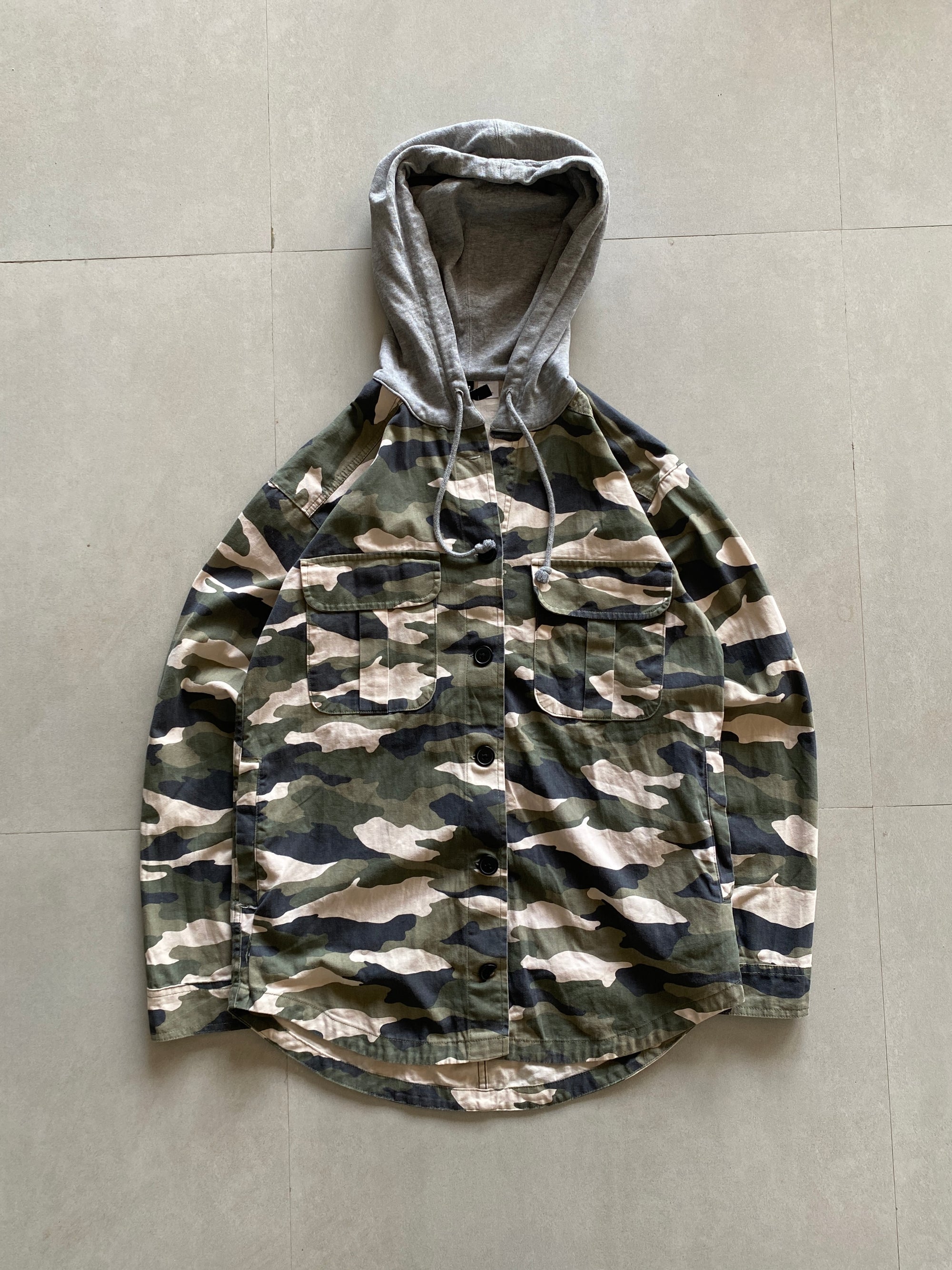 H&M CAMOUFLAGE HOODED JACKET - S