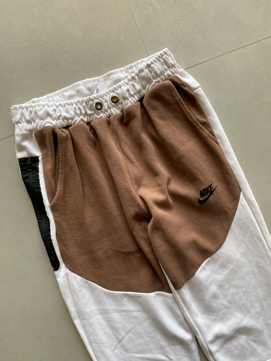 NIKE TECH PANT - S