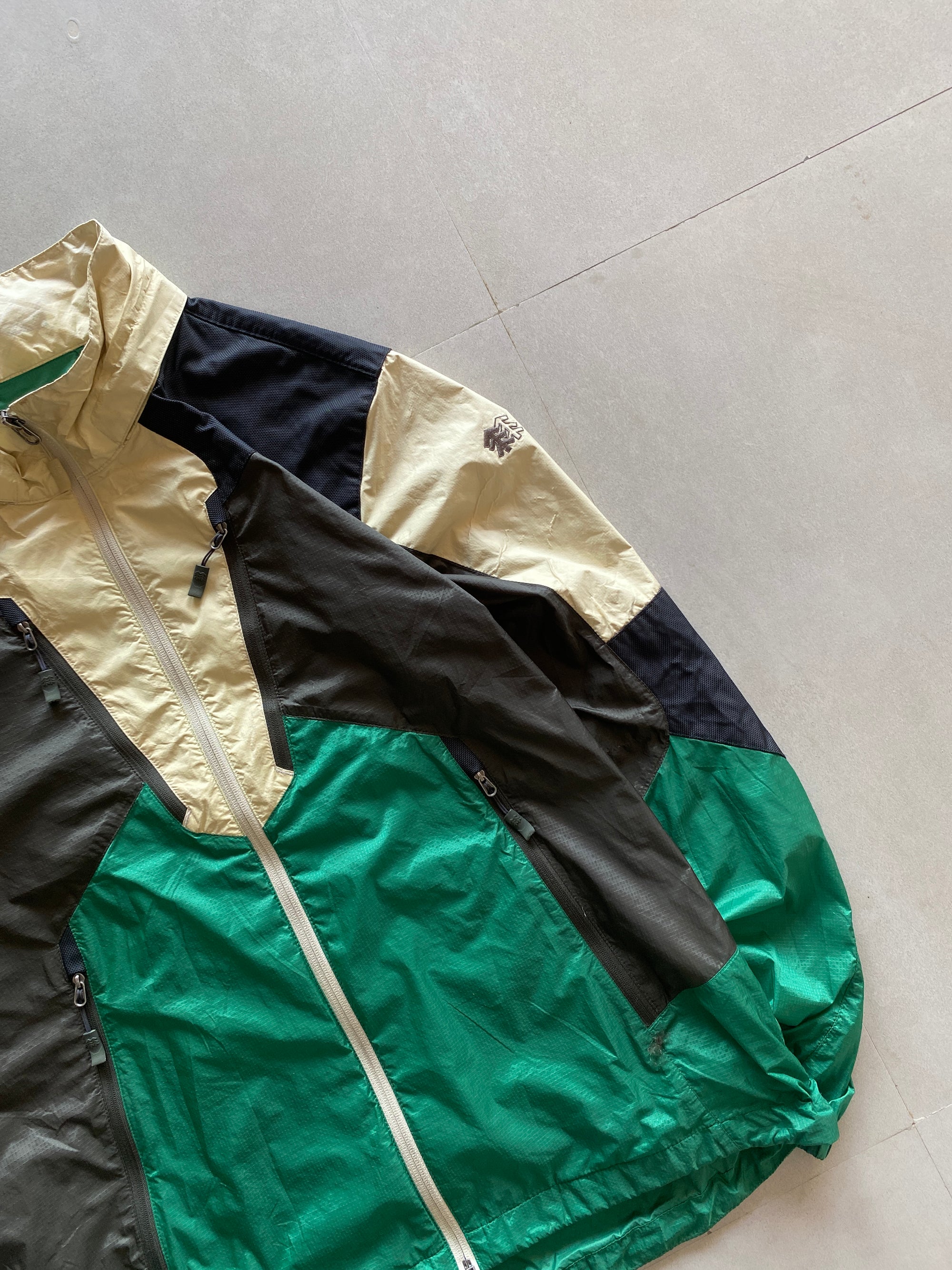 HIKING JACKET - L